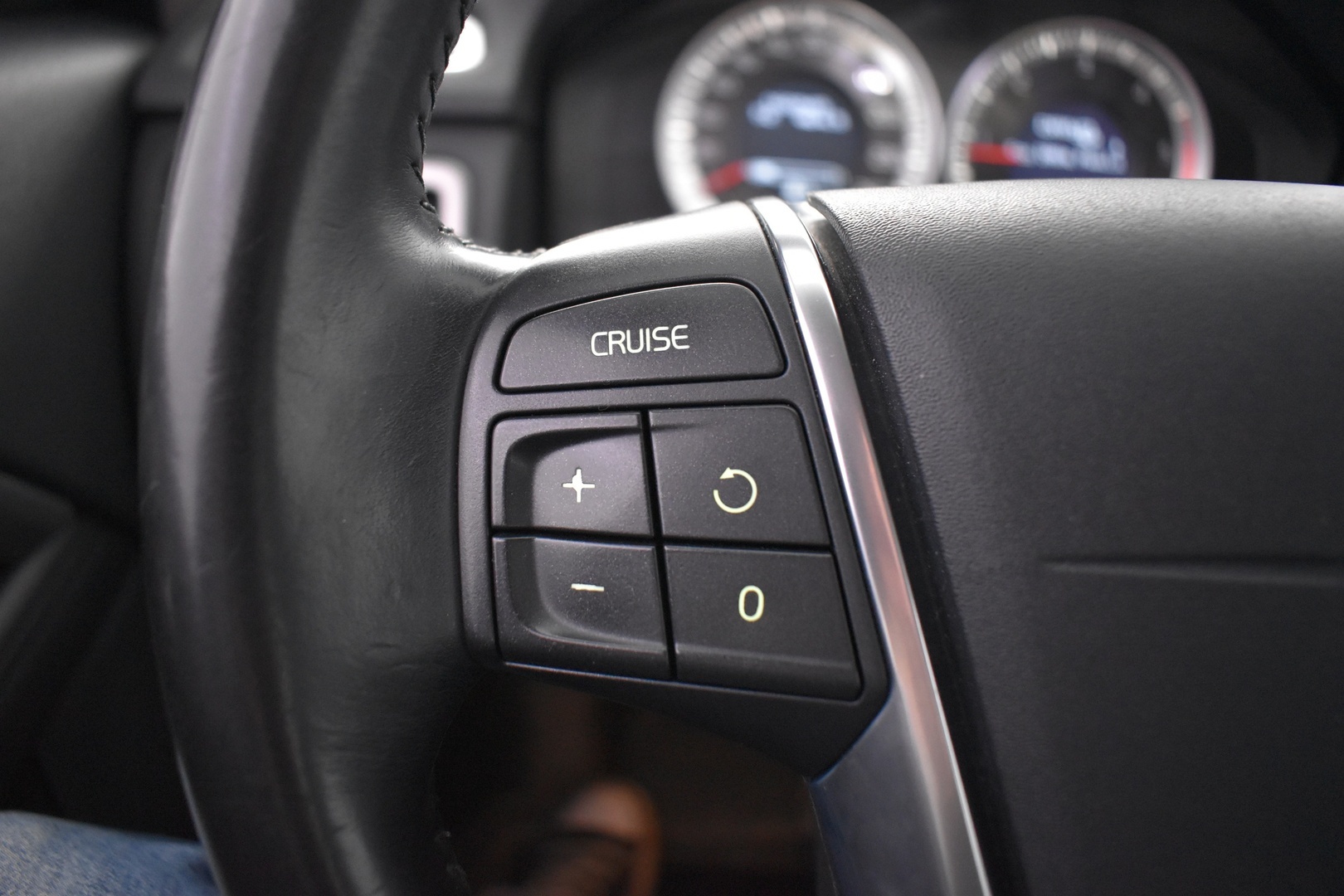 VOLVO V70 2013