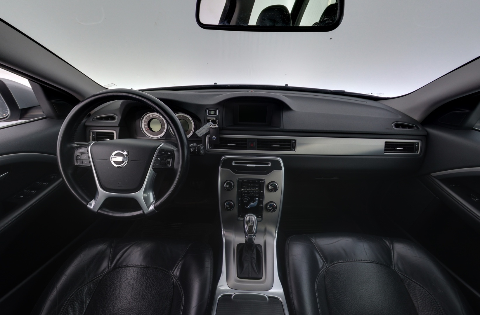 VOLVO V70 2013