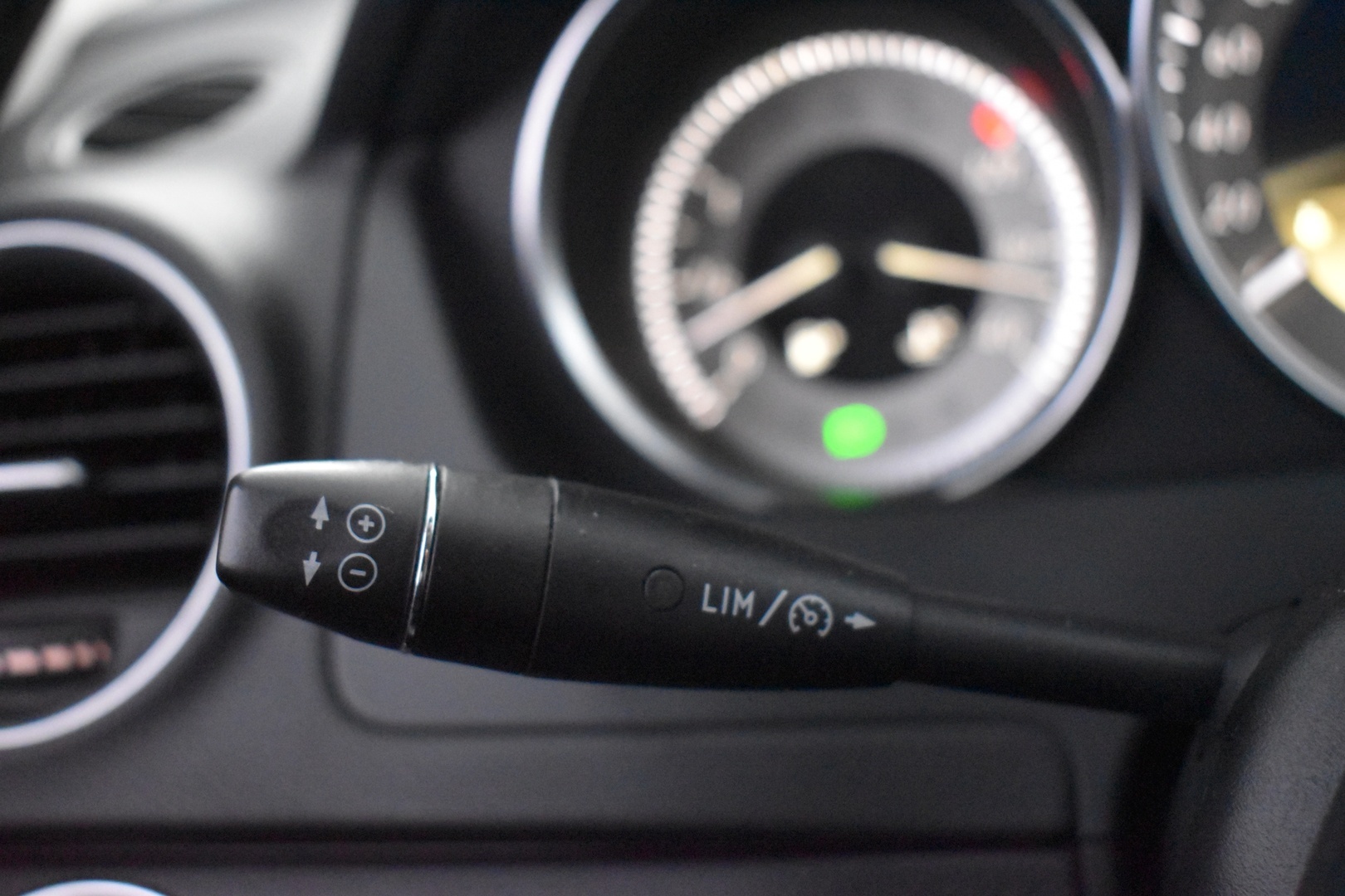 MERCEDES-BENZ C 2011