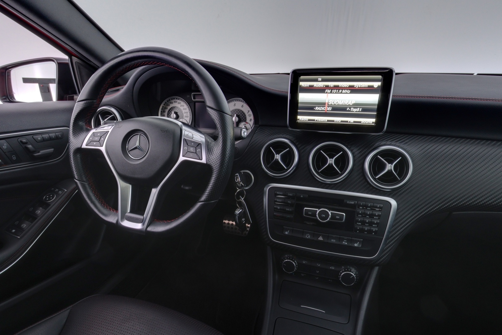 MERCEDES-BENZ A 2014