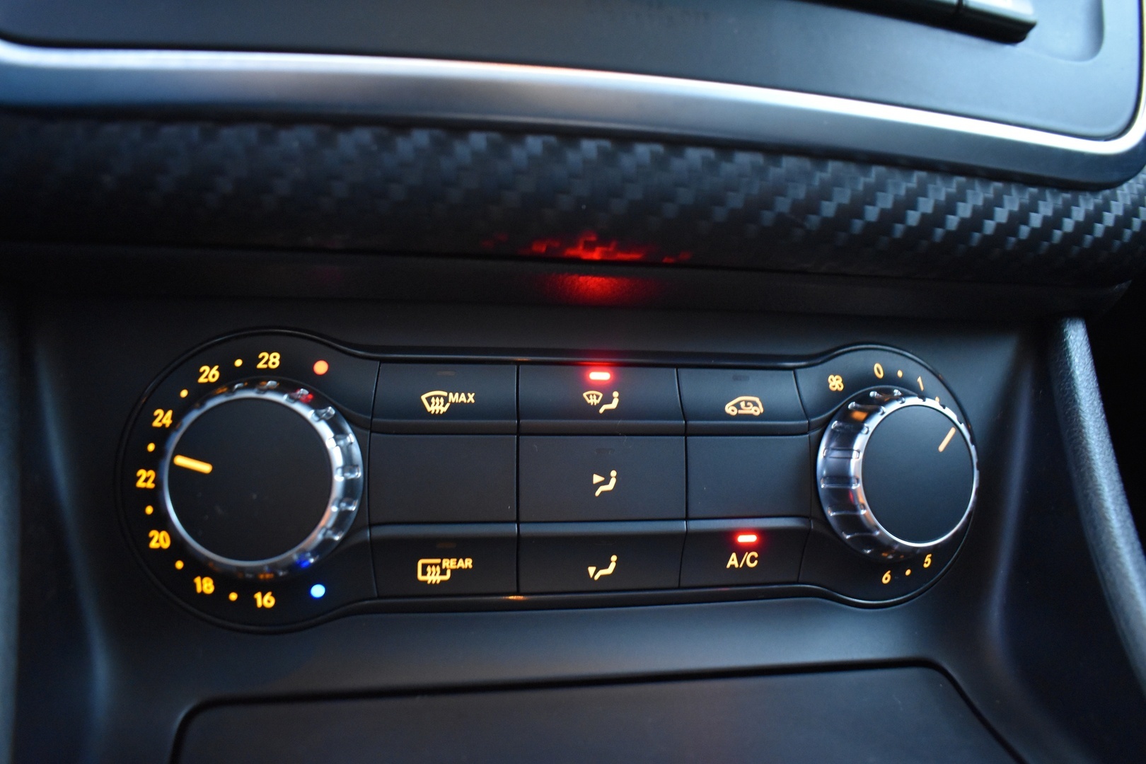MERCEDES-BENZ A 2014