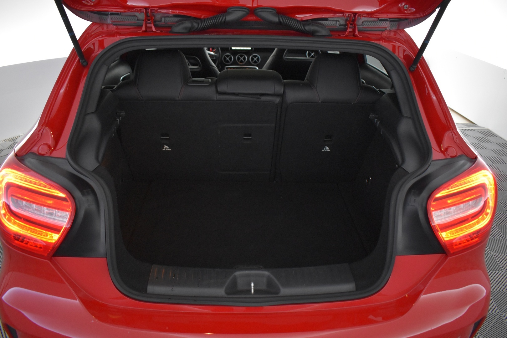 MERCEDES-BENZ A 2014