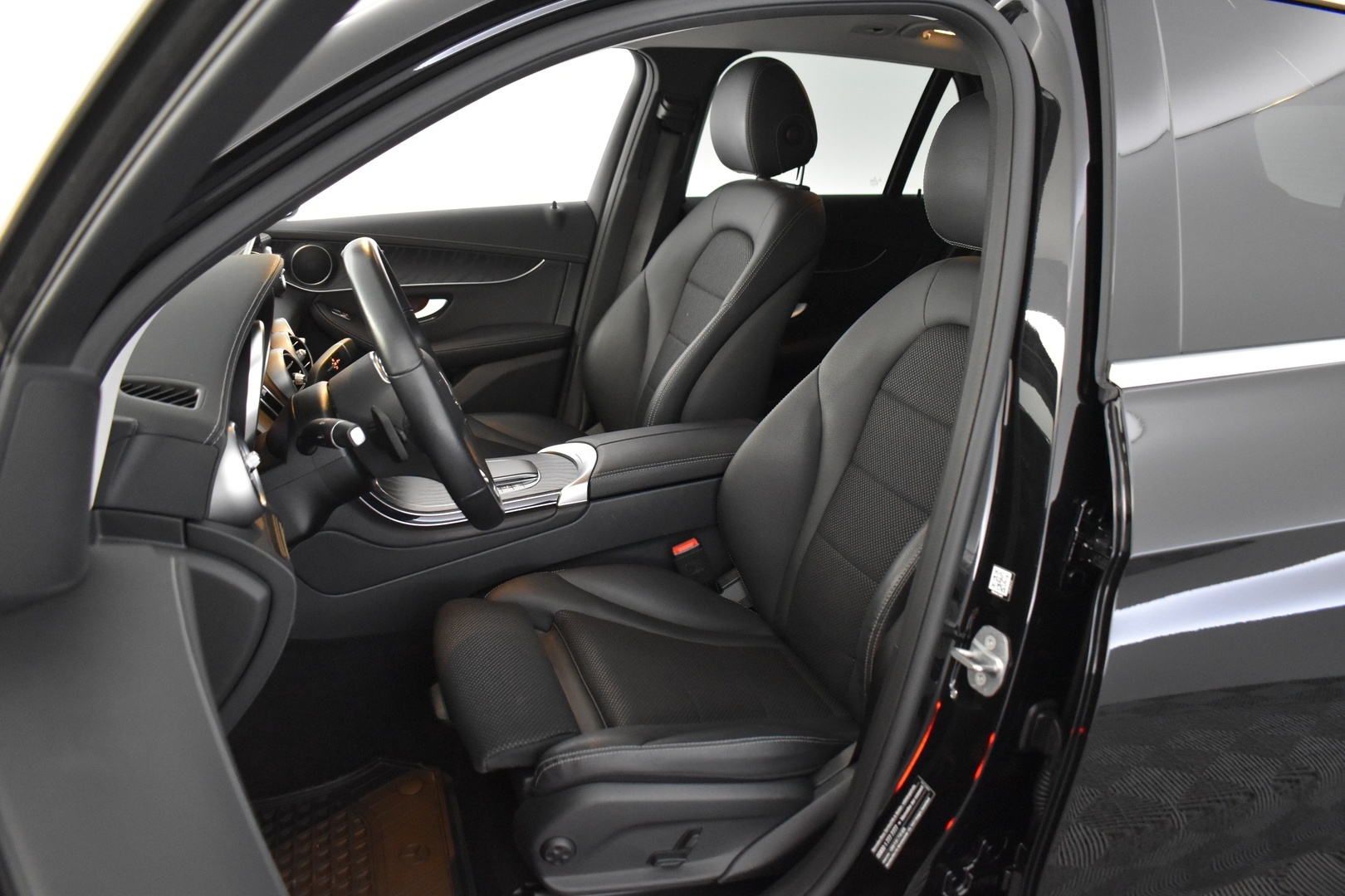 MERCEDES-BENZ GLC 2021