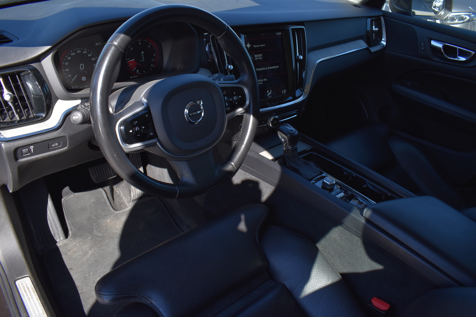 VOLVO V60 2019