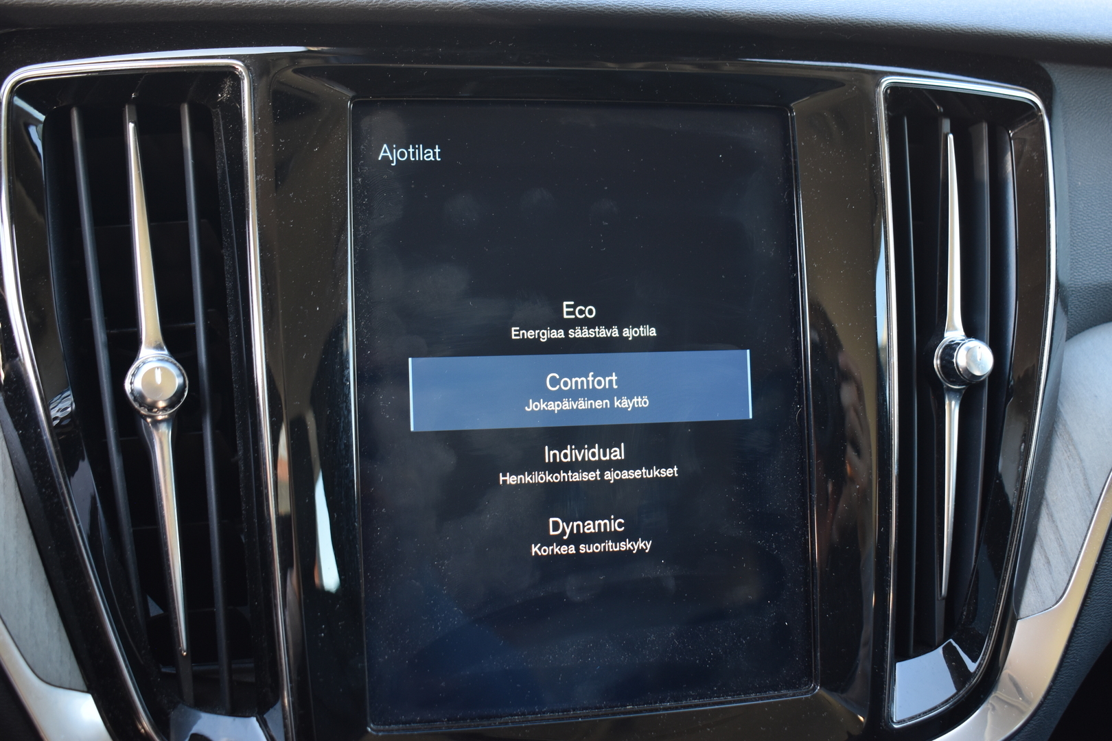 VOLVO V60 2019
