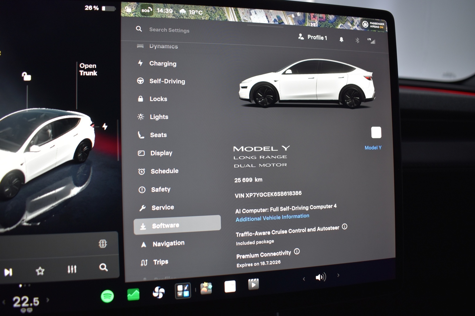 TESLA Model Y 2025