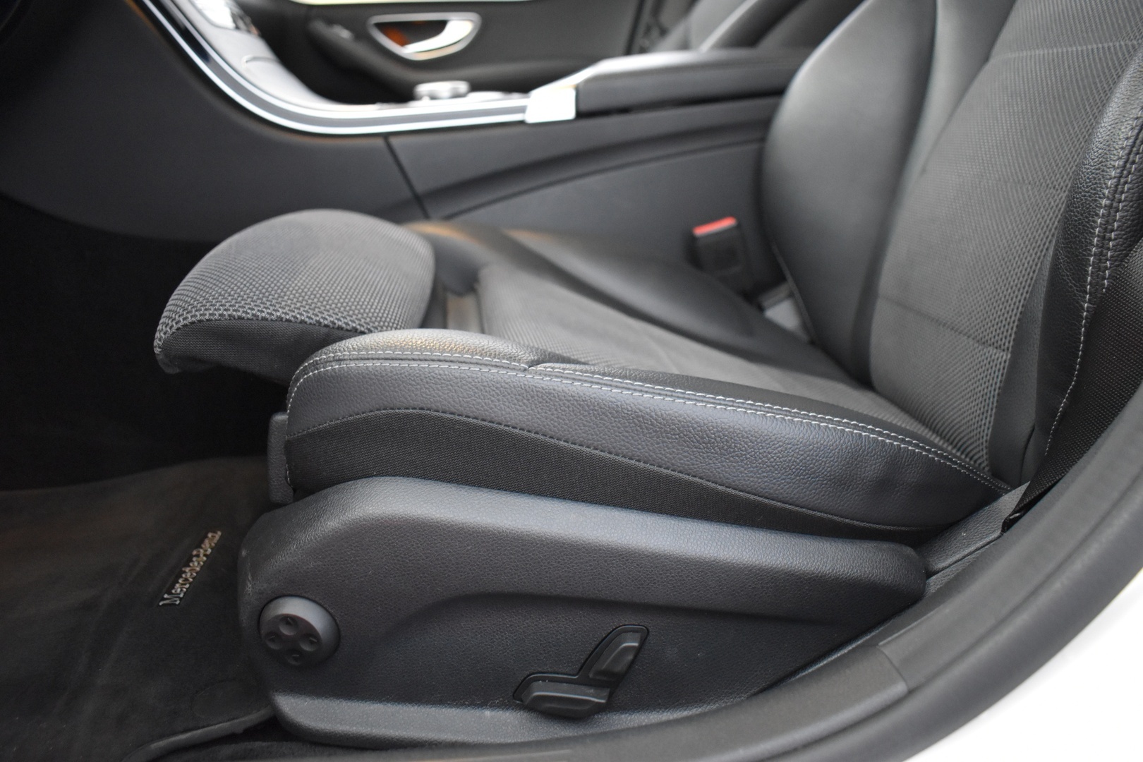 MERCEDES-BENZ C 2020