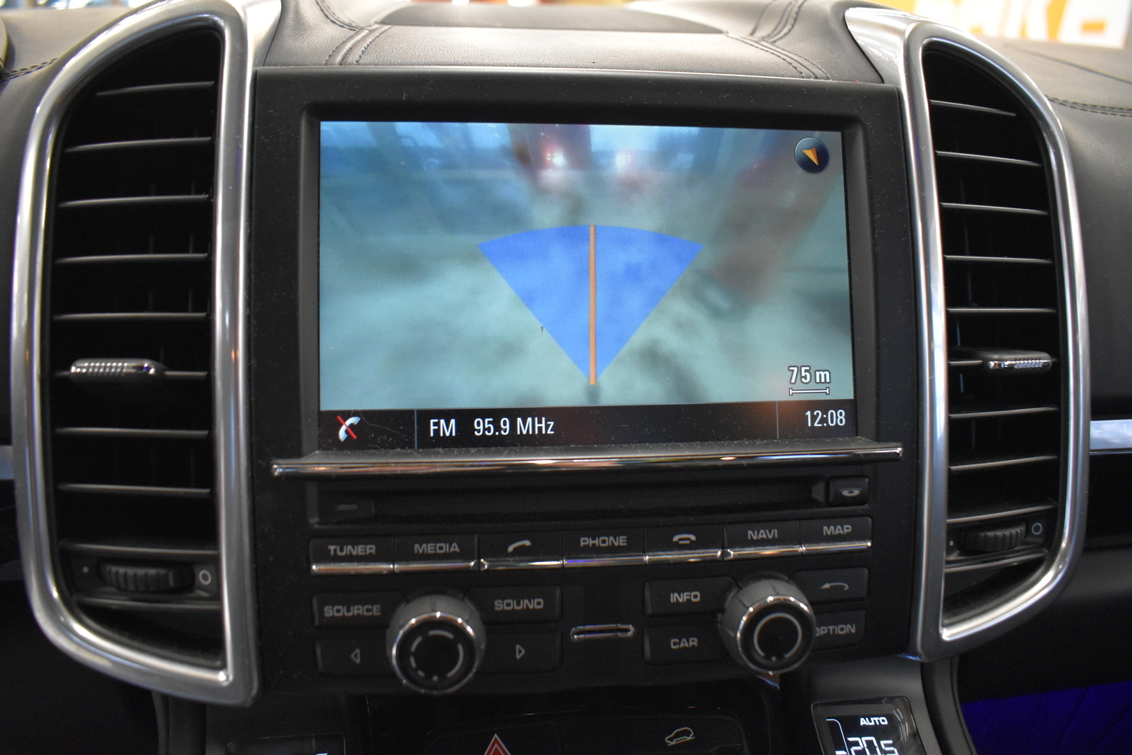 PORSCHE Cayenne 2015