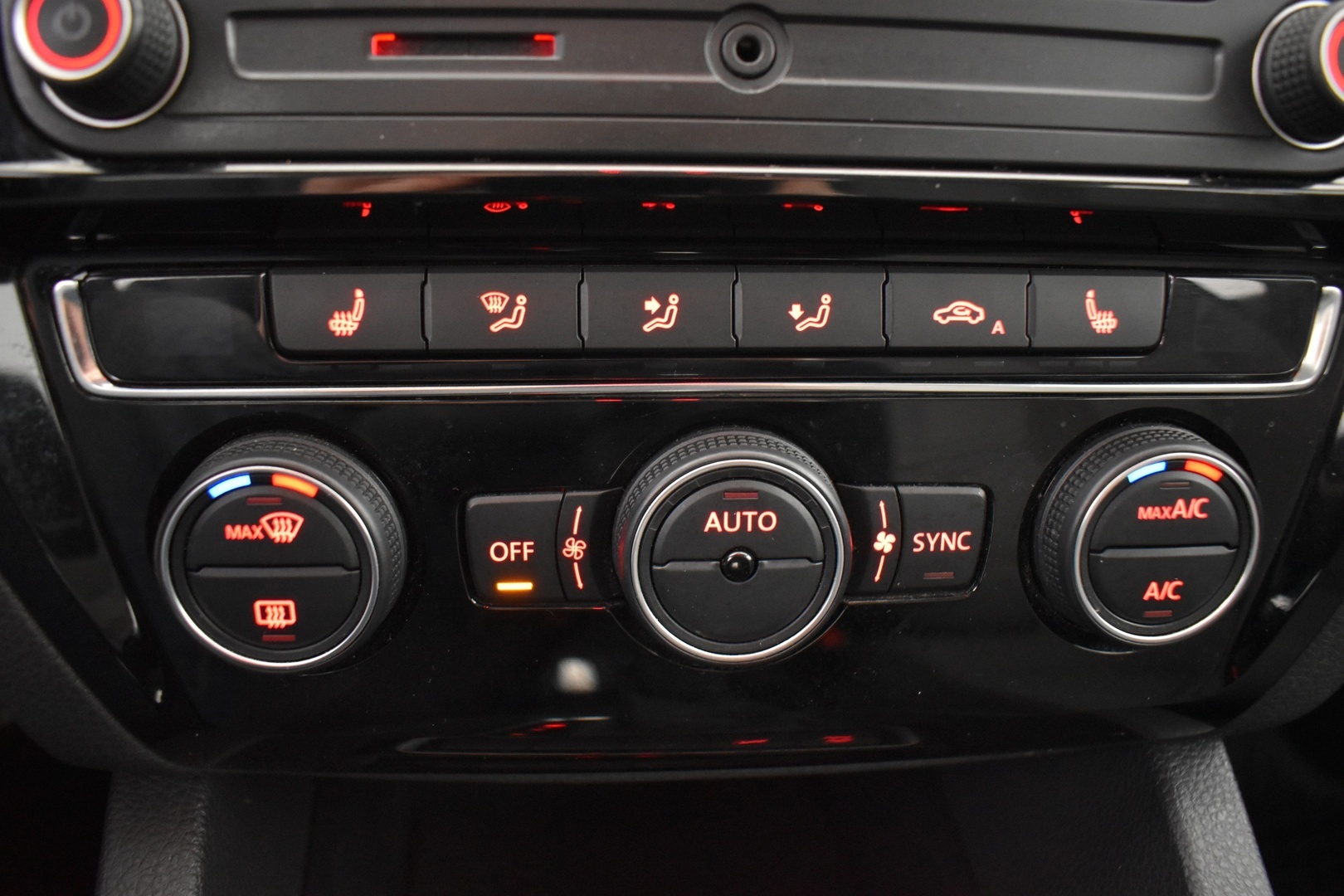 VOLKSWAGEN Jetta 2016