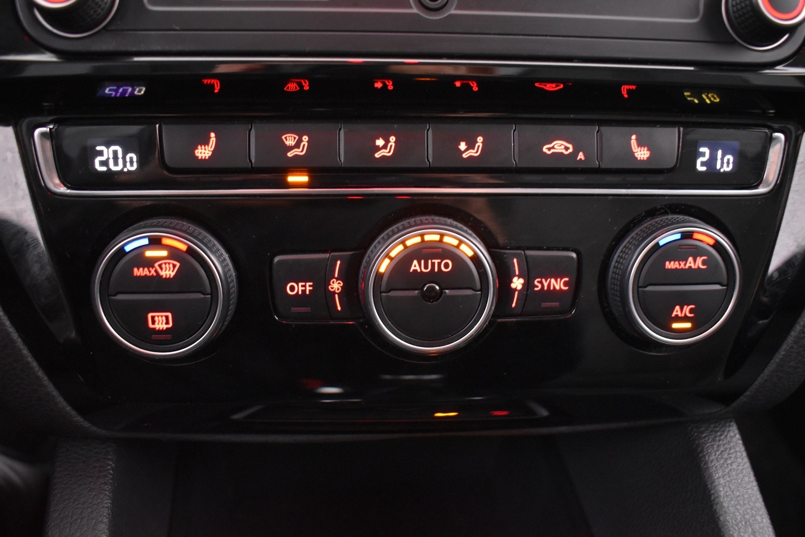VOLKSWAGEN Jetta 2016