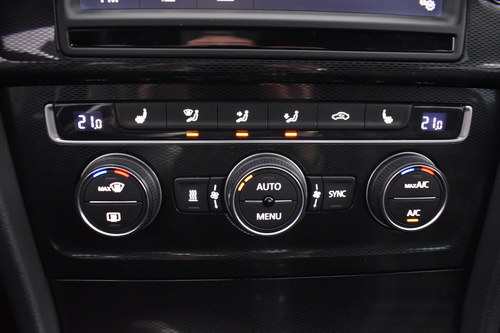 VOLKSWAGEN Golf 2016