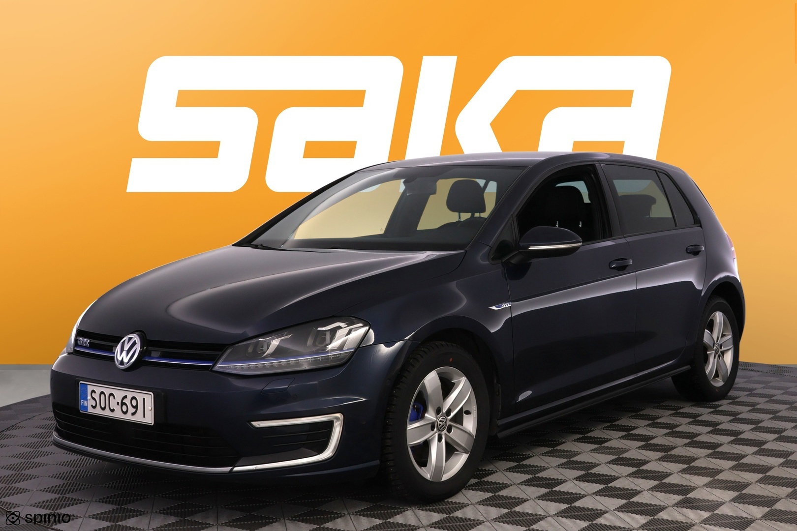 VOLKSWAGEN Golf 2016