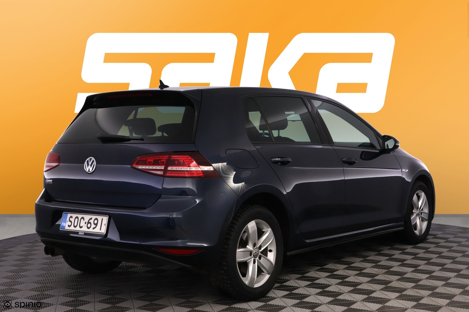VOLKSWAGEN Golf 2016