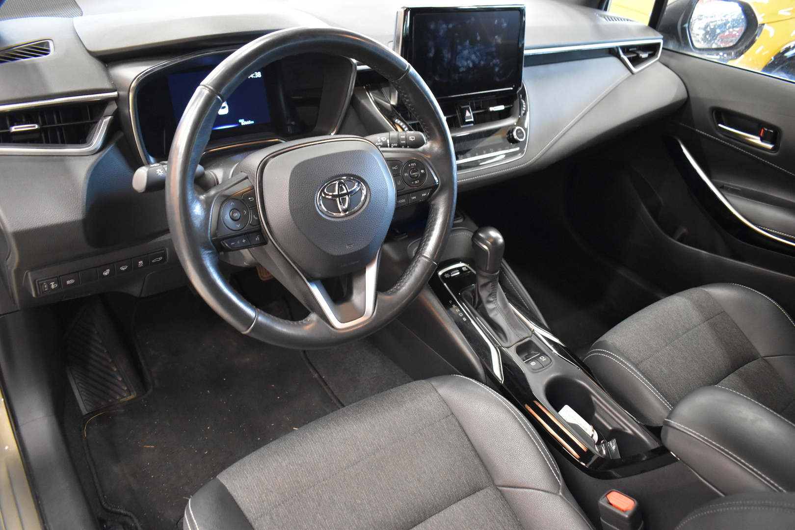 TOYOTA Corolla 2023