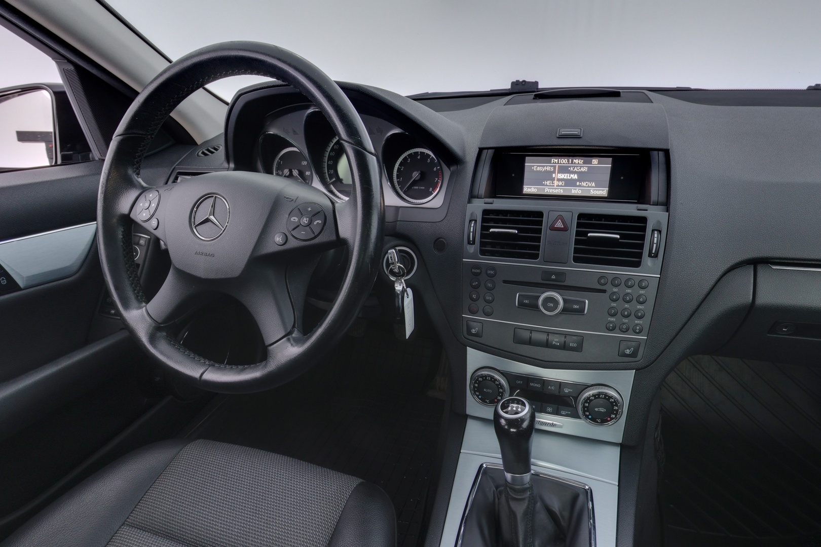 MERCEDES-BENZ C 2011