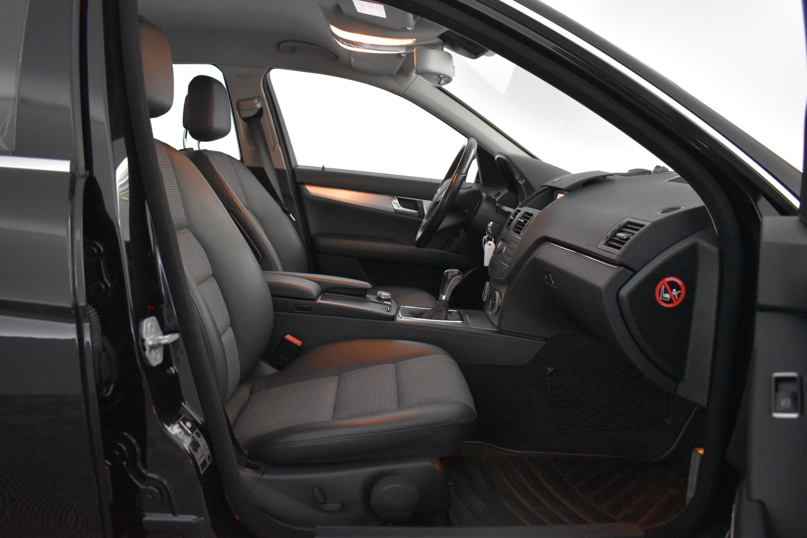 MERCEDES-BENZ C 2011