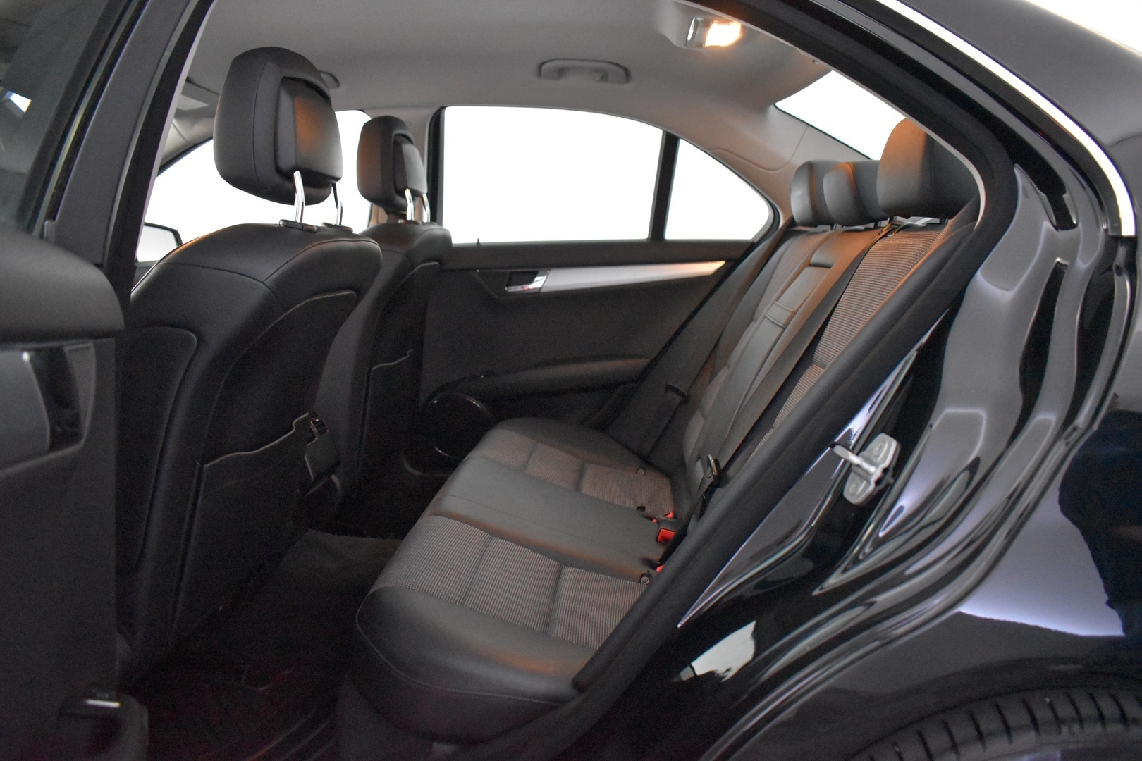 MERCEDES-BENZ C 2011