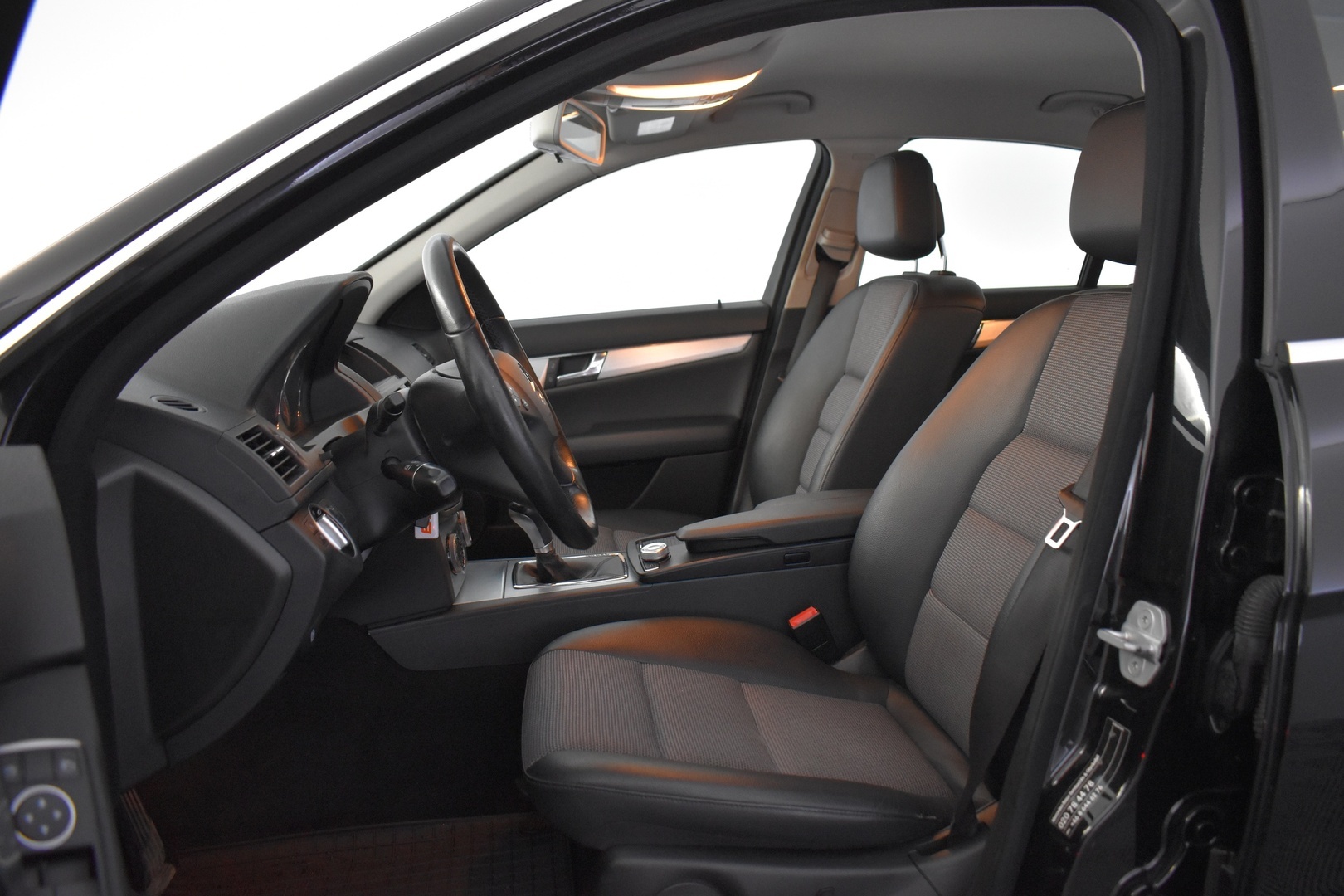 MERCEDES-BENZ C 2011