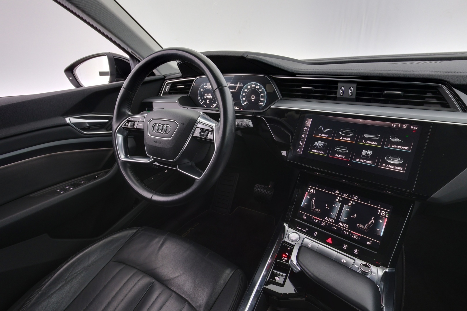 AUDI e-tron 2019