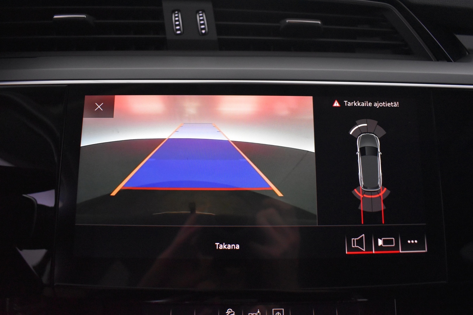 AUDI e-tron 2019