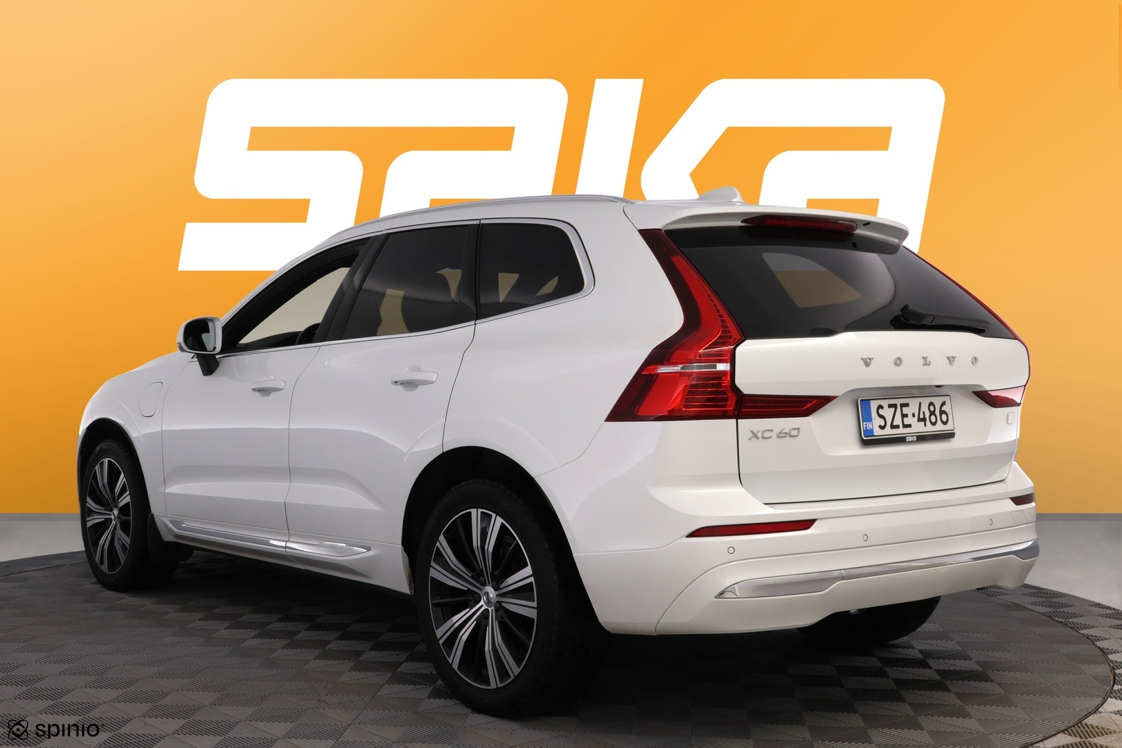 VOLVO XC60 2022
