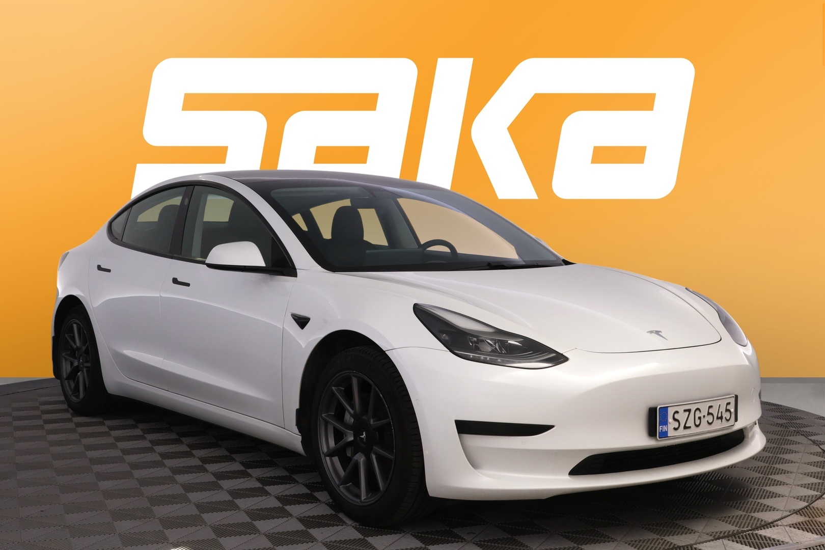 TESLA Model 3 2021