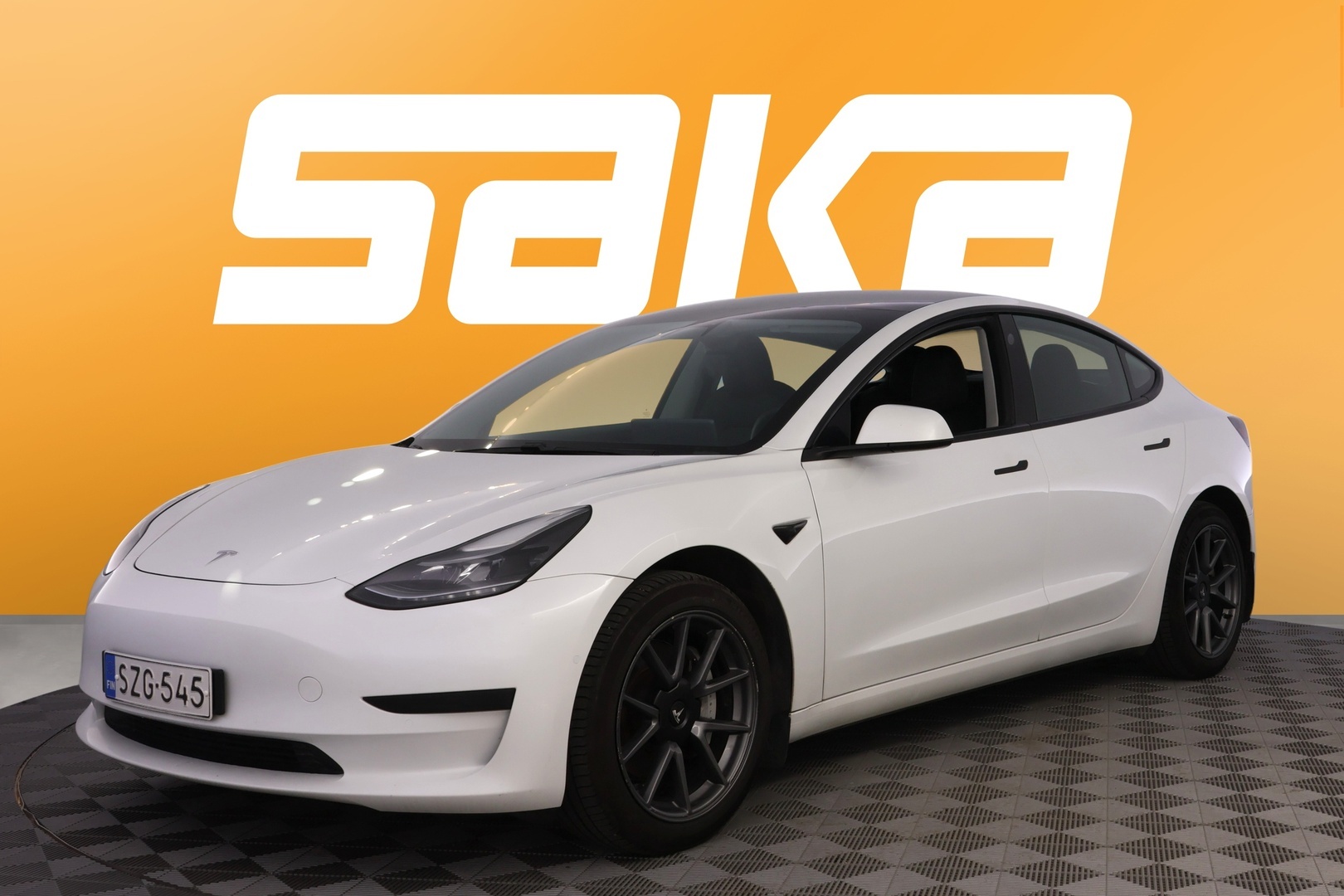 TESLA Model 3 2021