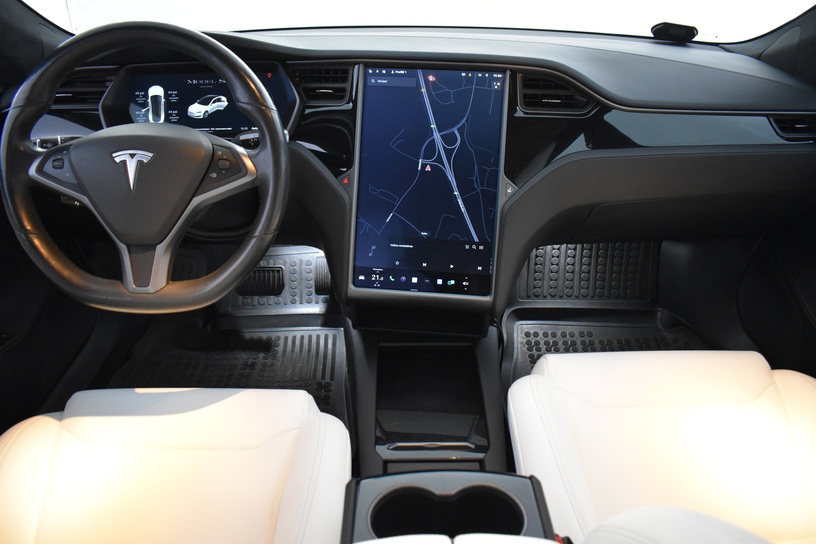 TESLA Model S 2019