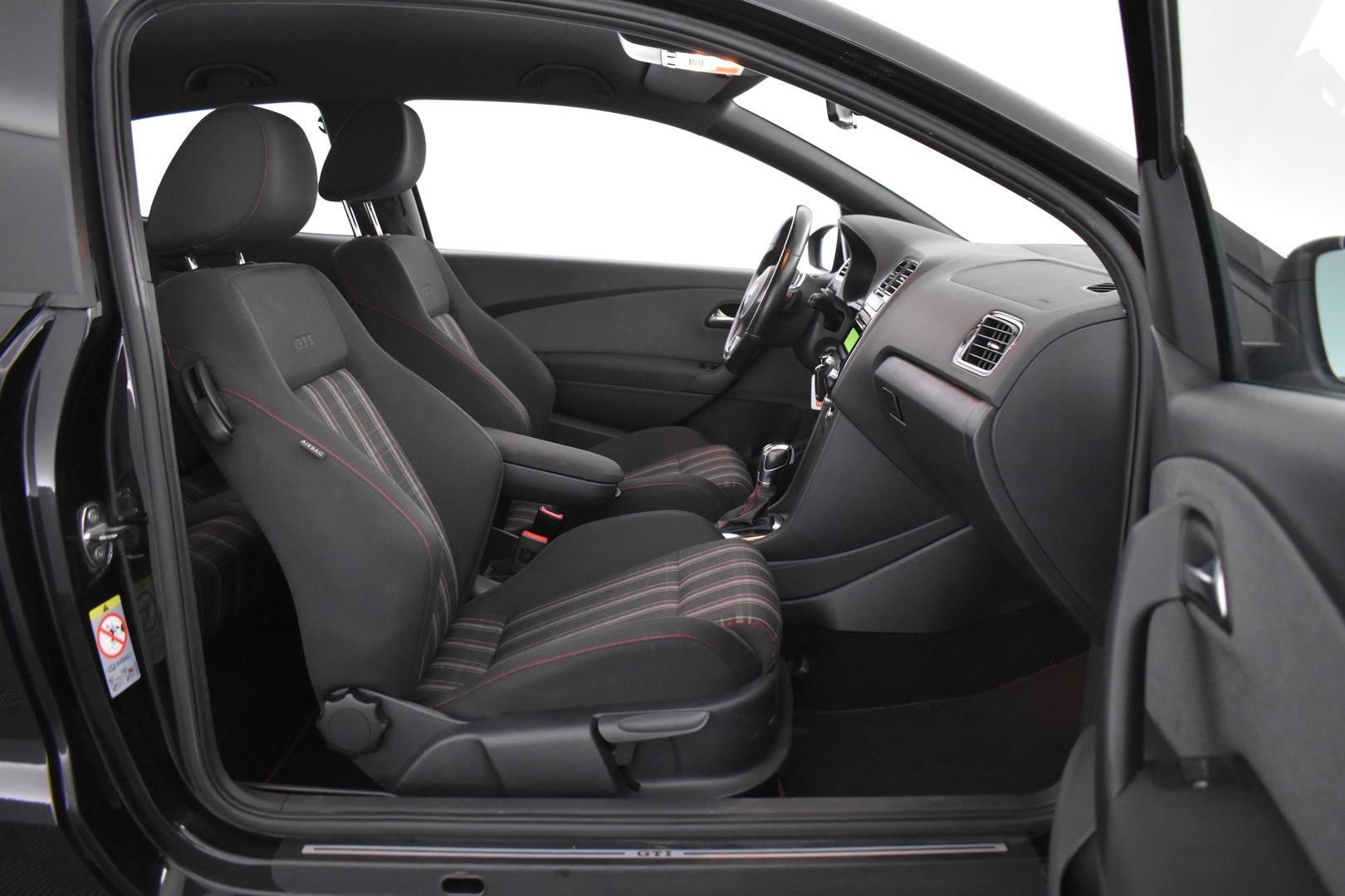 VOLKSWAGEN Polo 2012