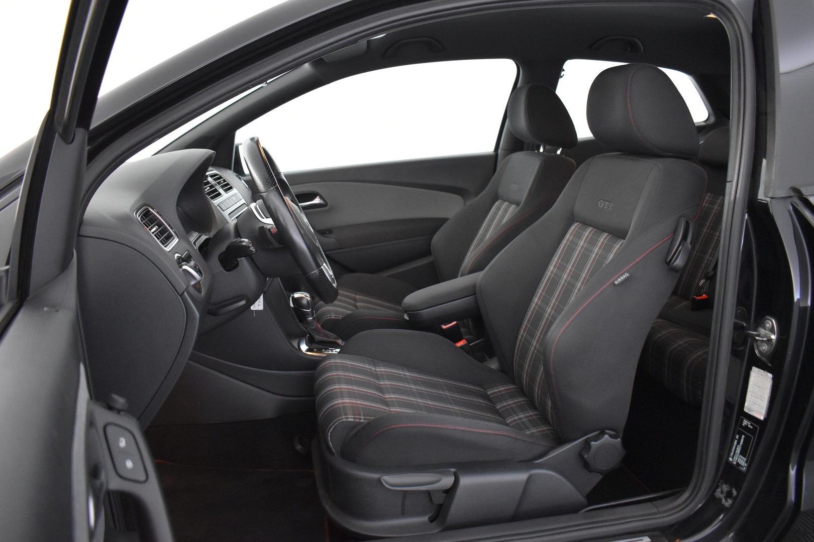 VOLKSWAGEN Polo 2012