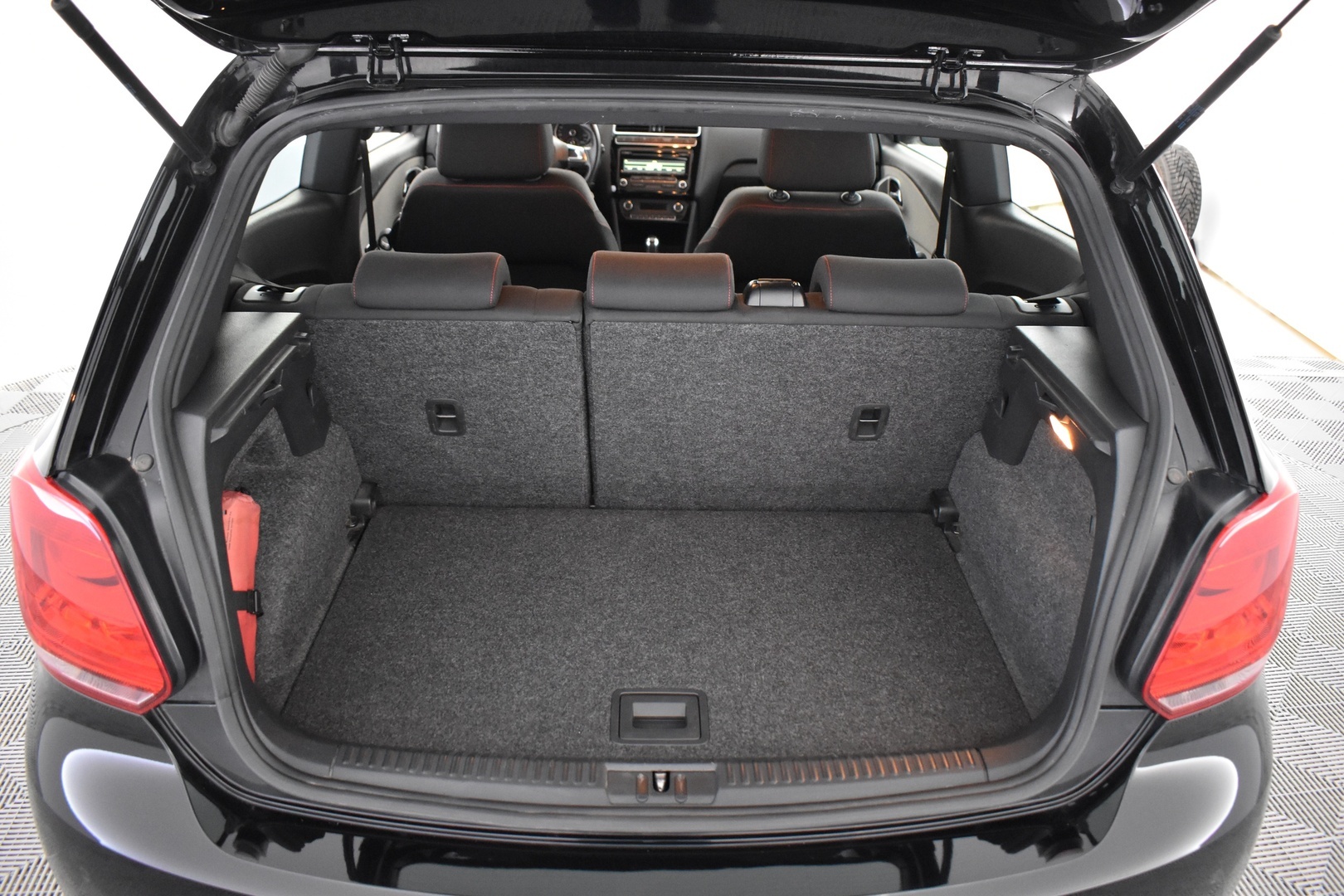 VOLKSWAGEN Polo 2012