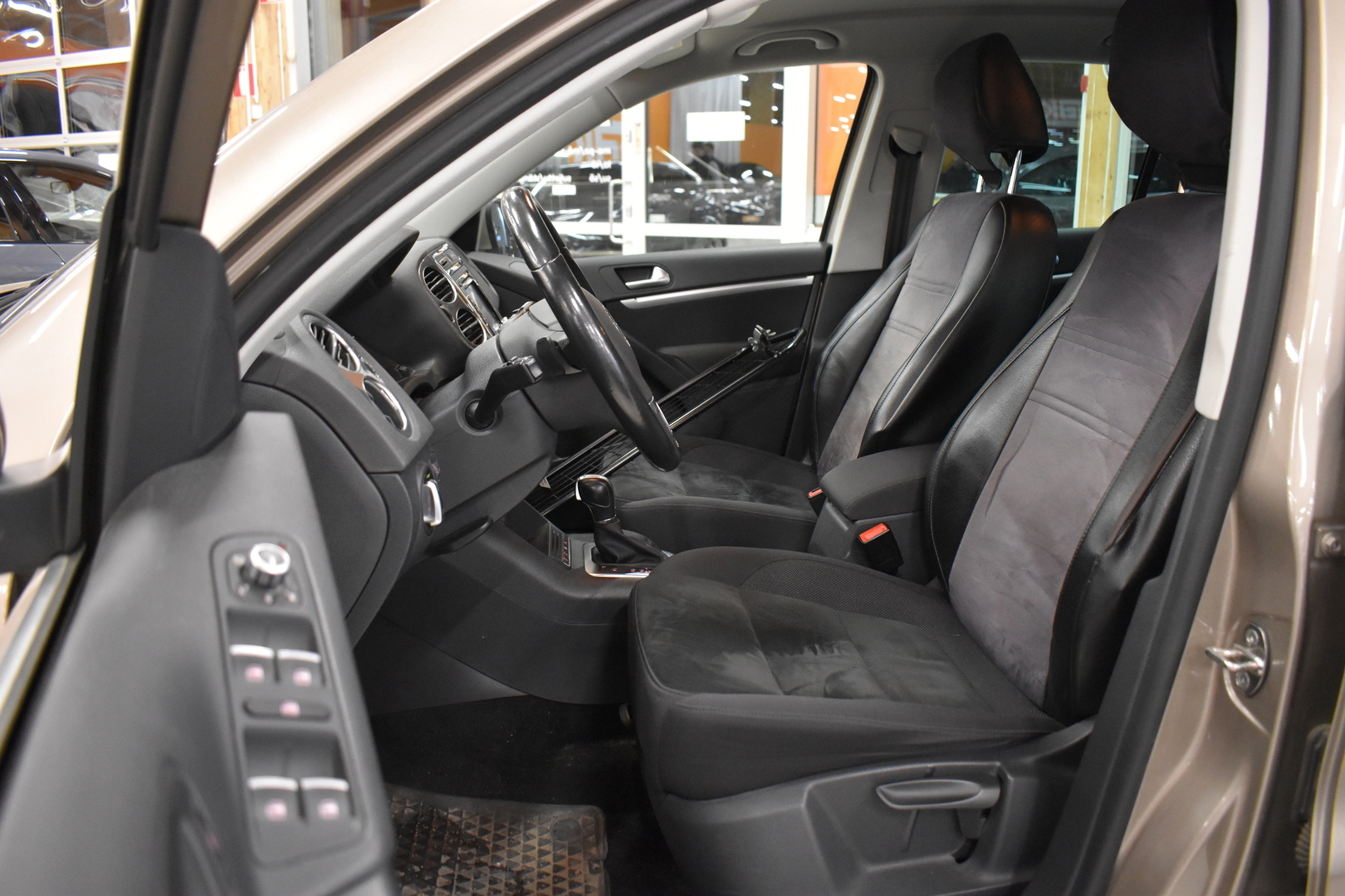 VOLKSWAGEN Tiguan 2015