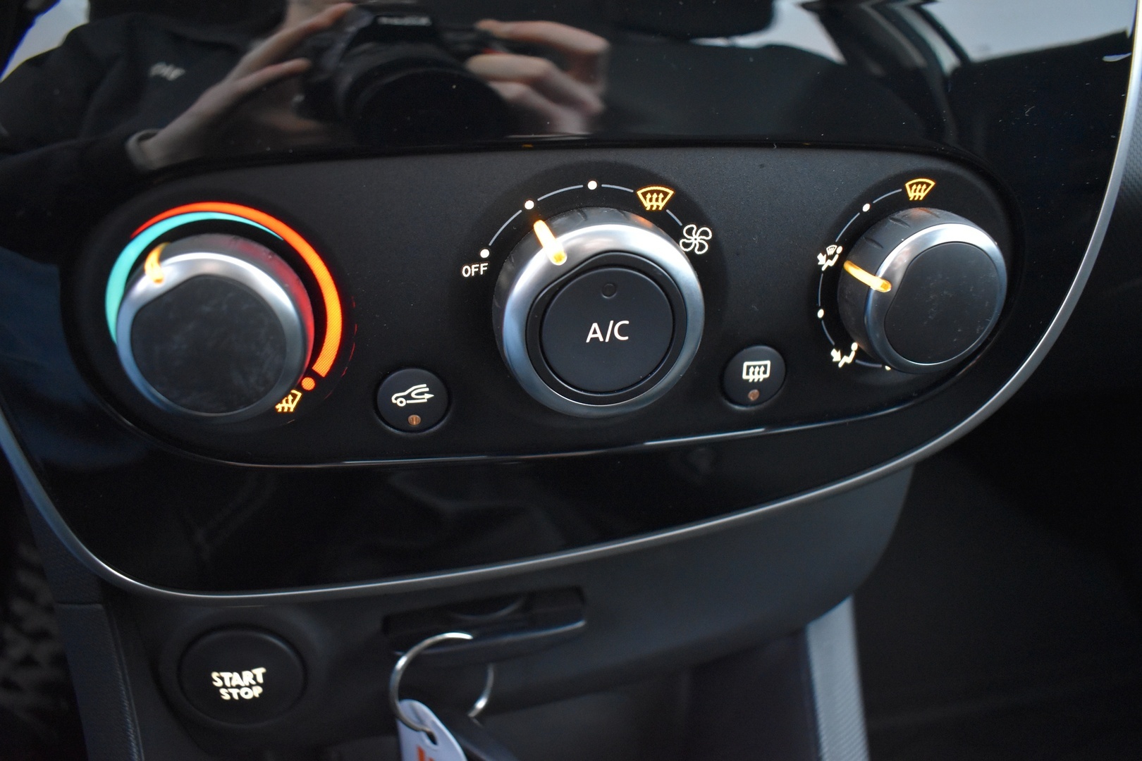 RENAULT Clio 2015