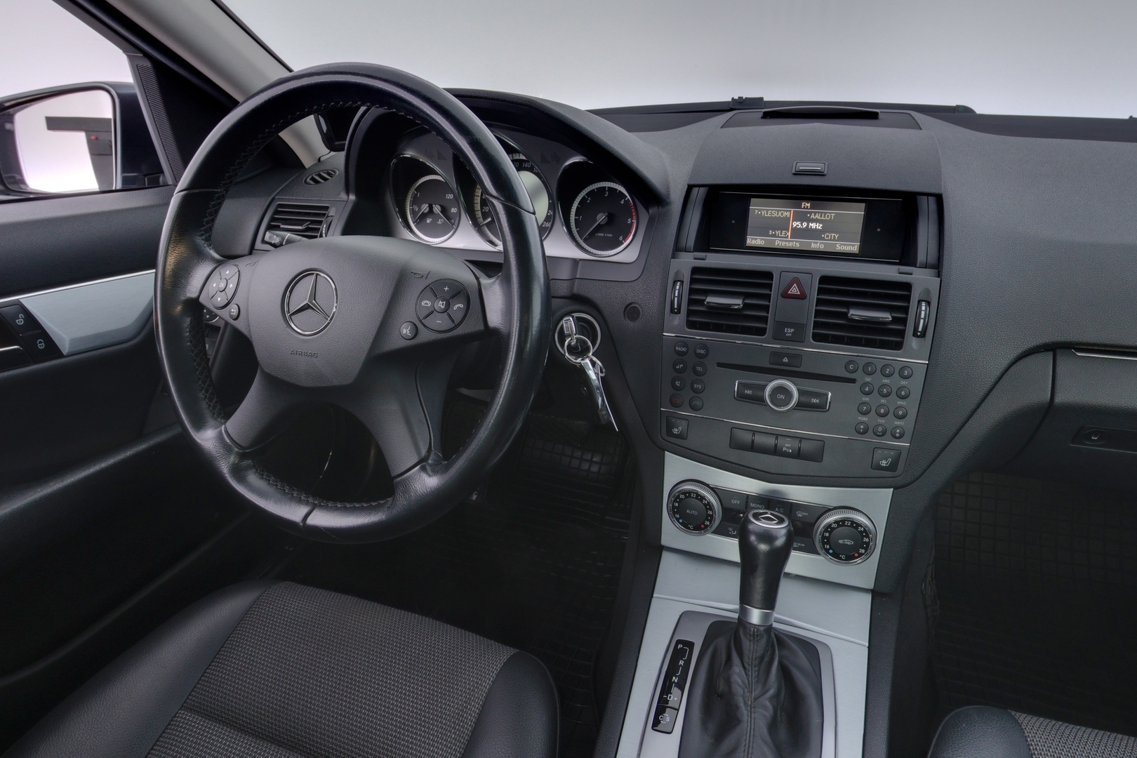 MERCEDES-BENZ C 2010