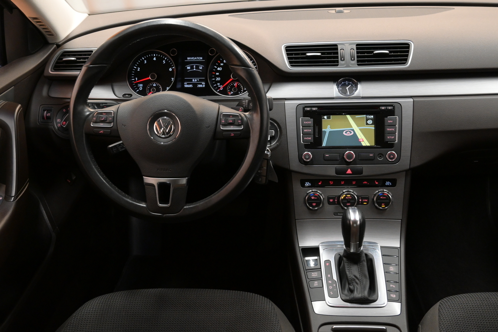 VOLKSWAGEN Passat 2012