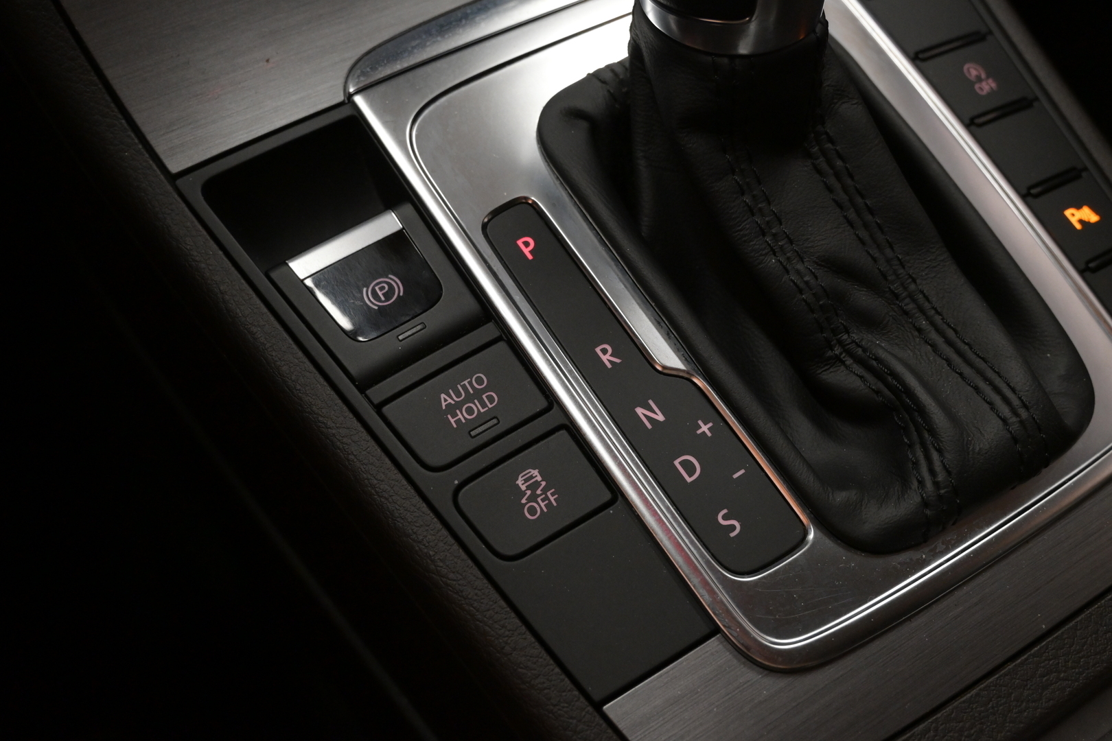 VOLKSWAGEN Passat 2012