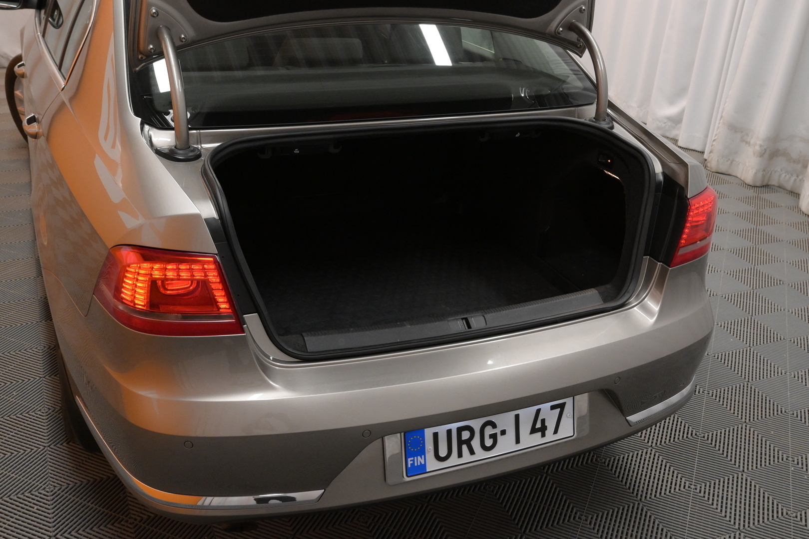 VOLKSWAGEN Passat 2012