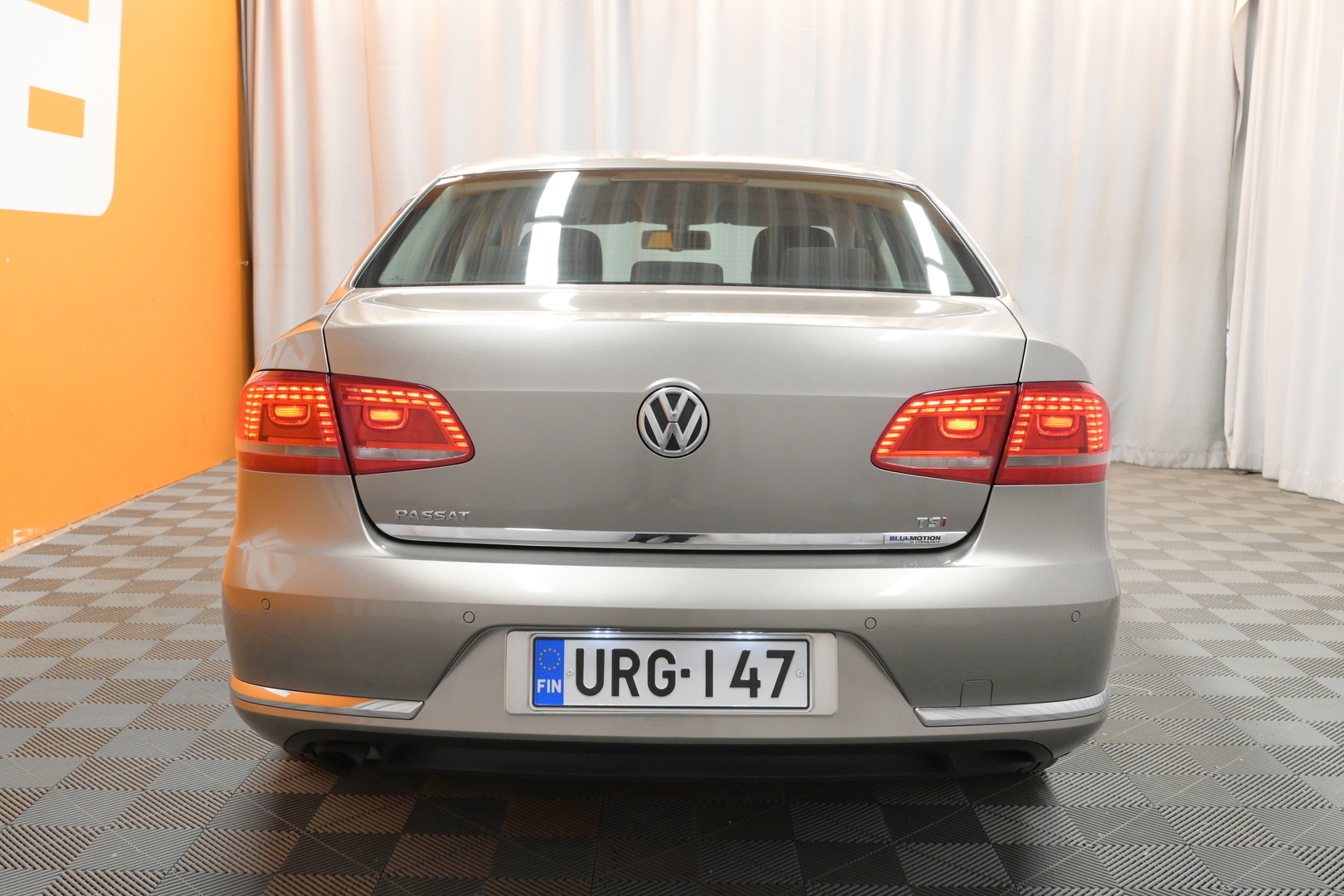 VOLKSWAGEN Passat 2012