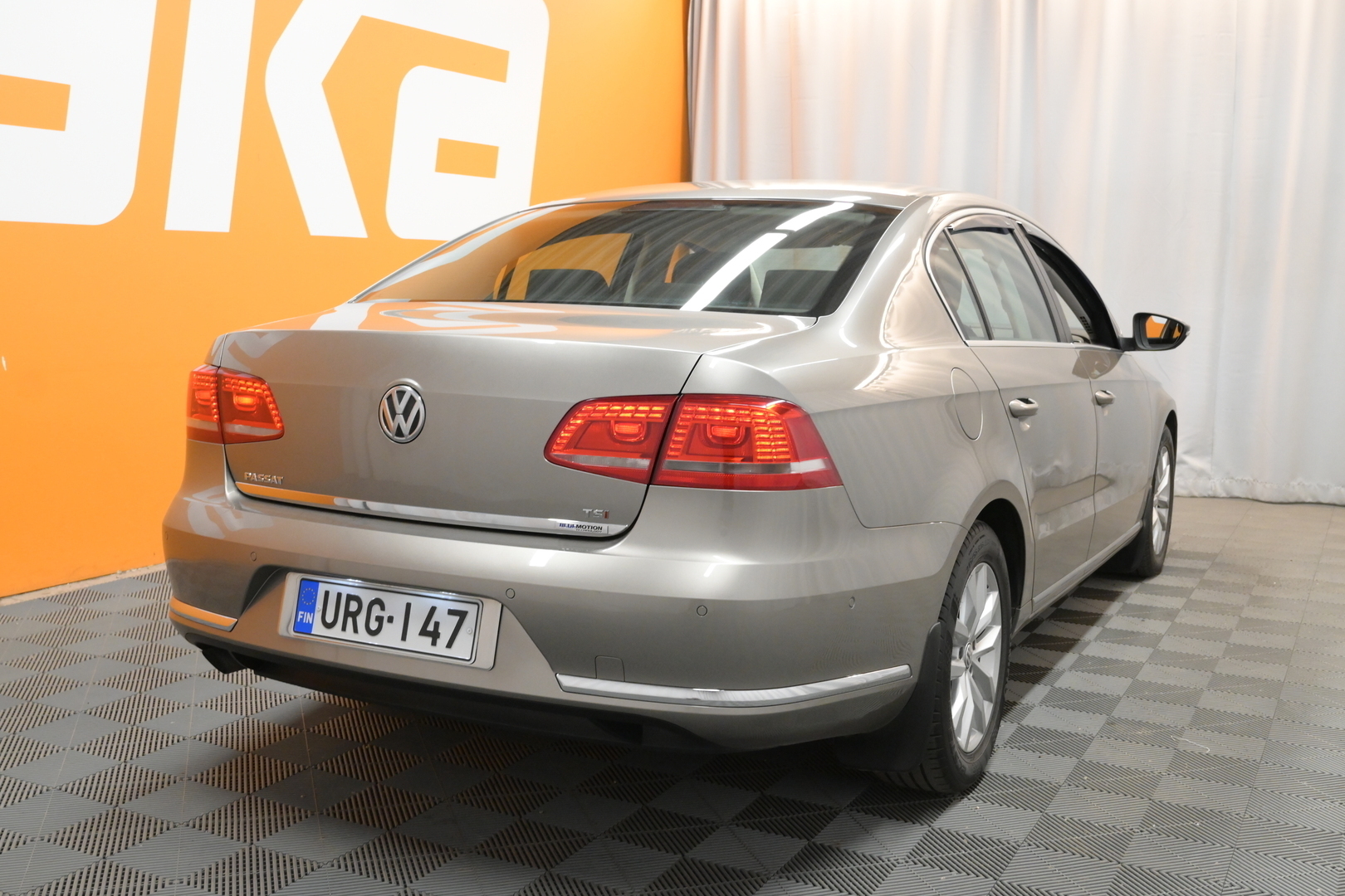 VOLKSWAGEN Passat 2012