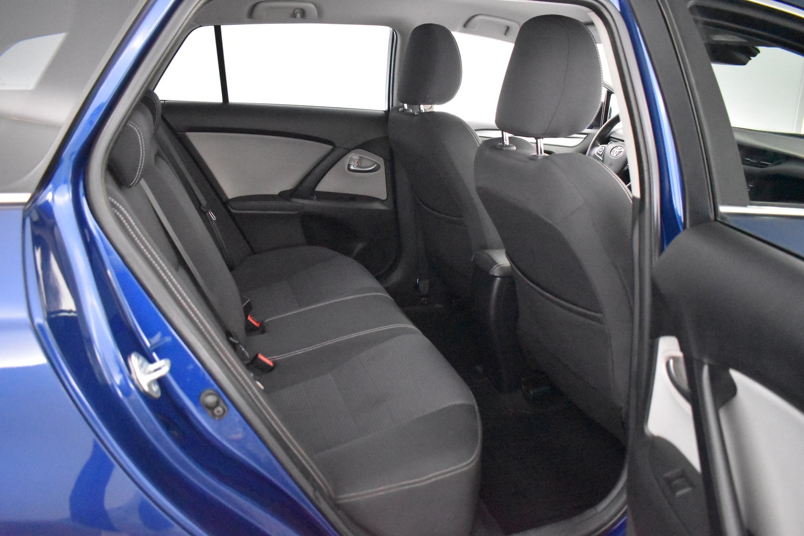 TOYOTA Avensis 2016