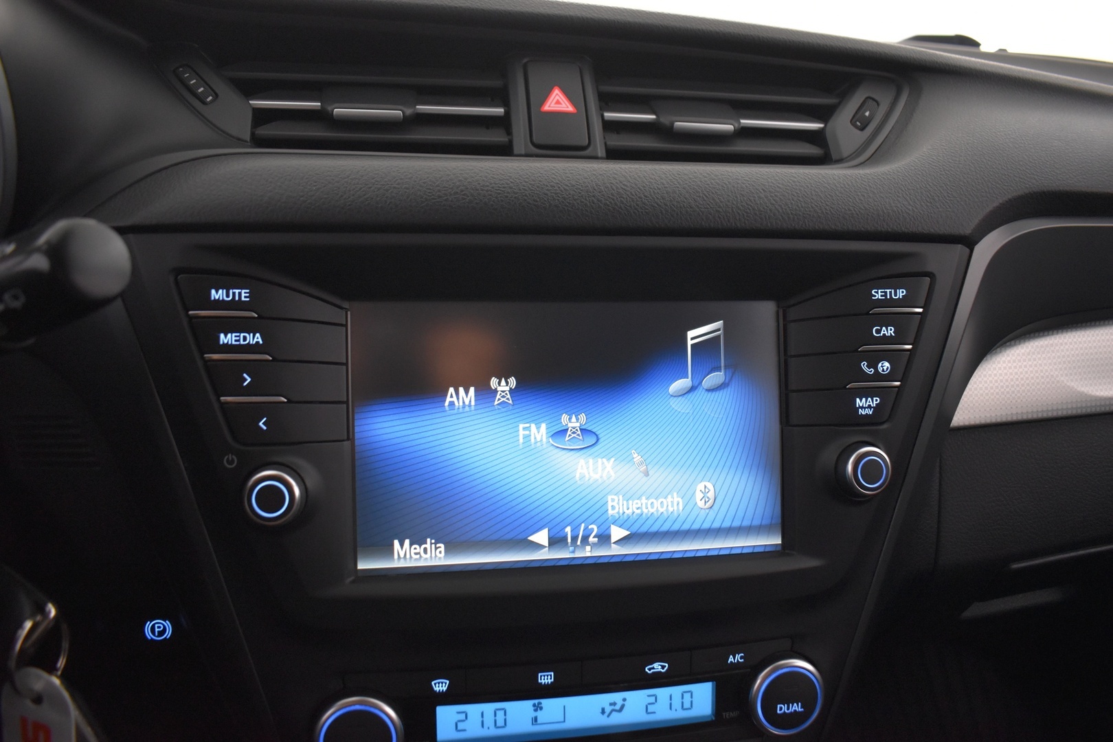 TOYOTA Avensis 2016
