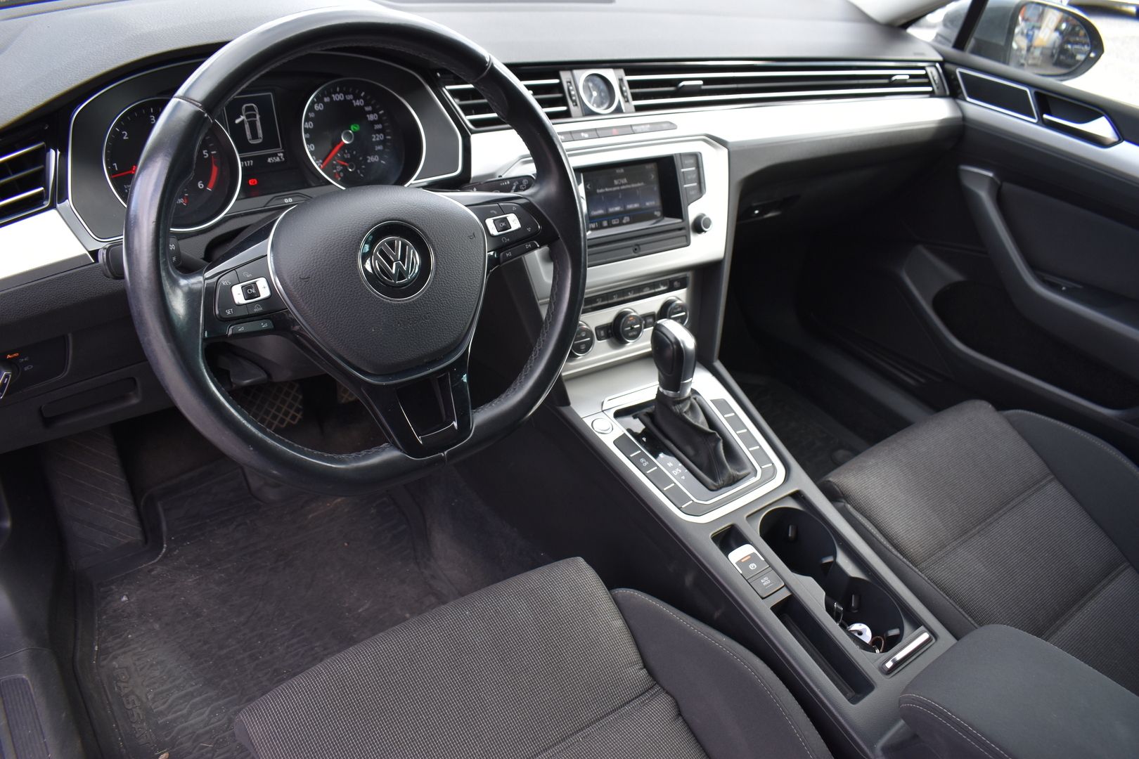 VOLKSWAGEN Passat 2017