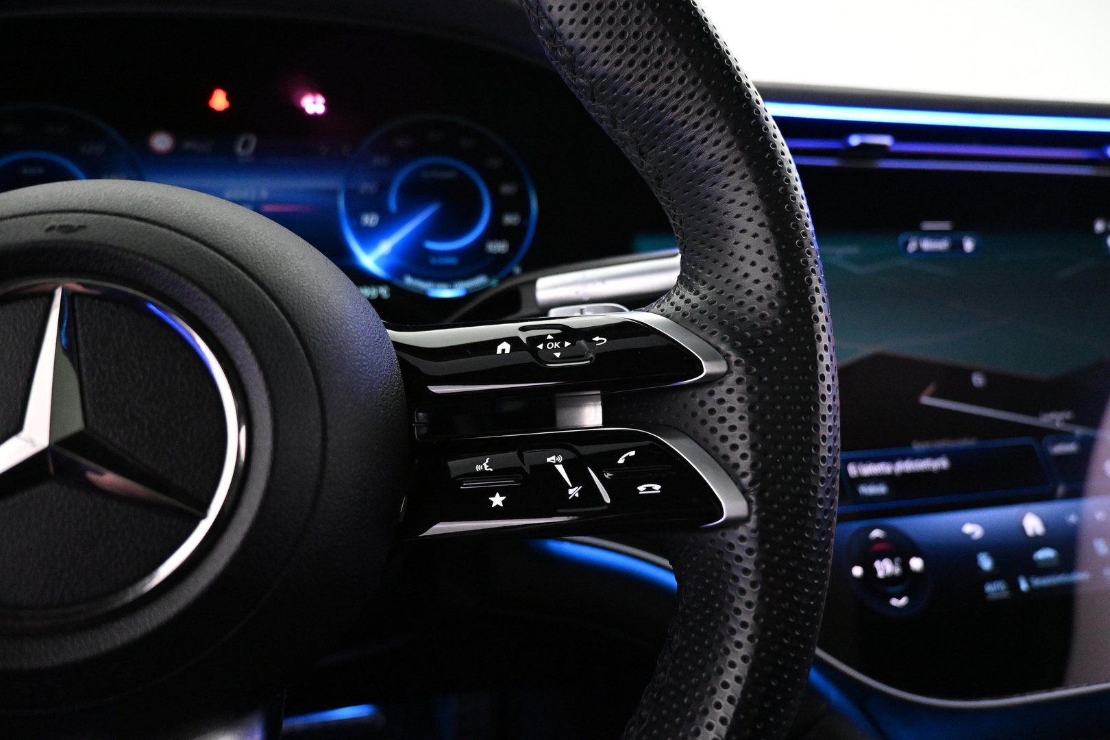MERCEDES-BENZ EQS SUV 2023