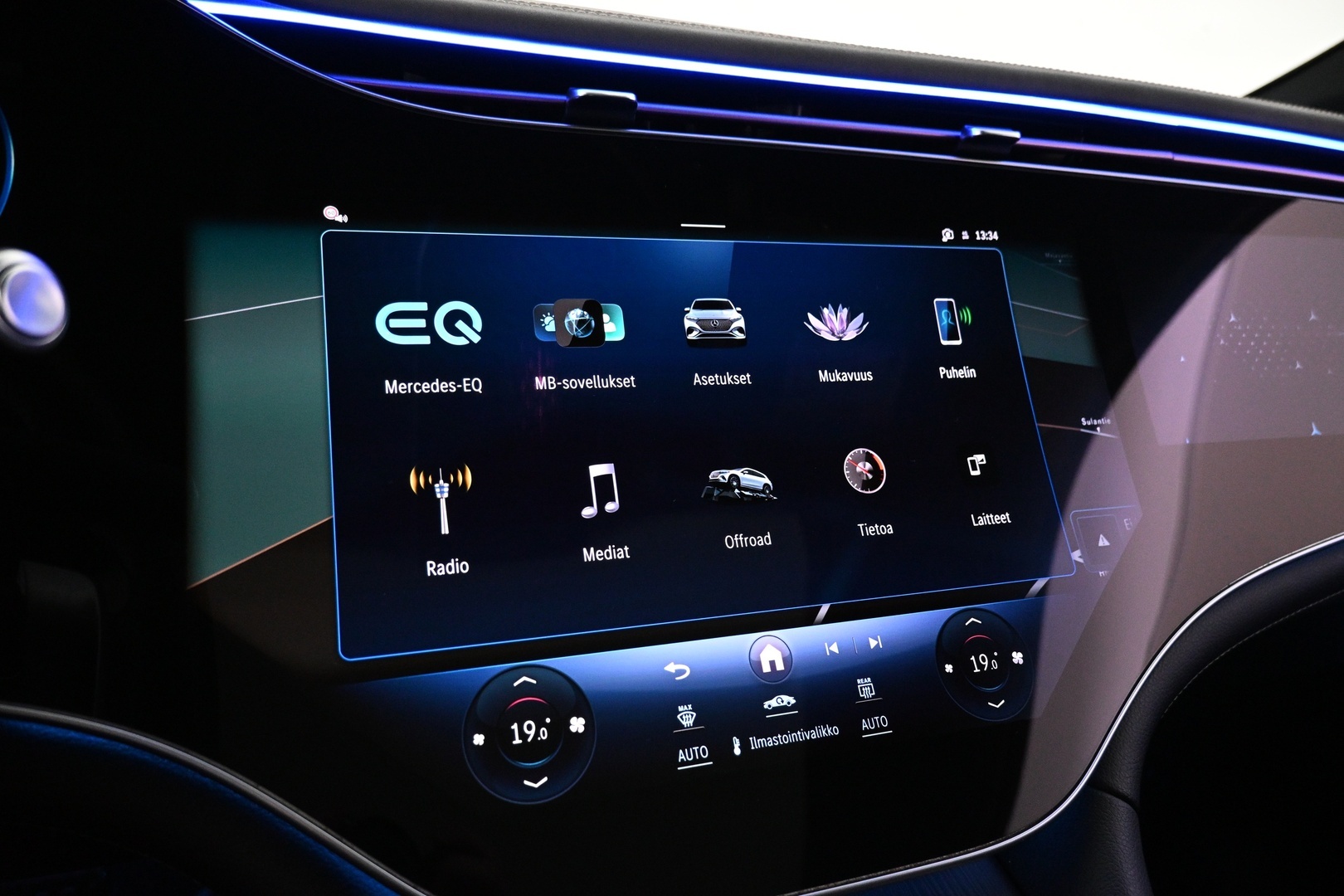 MERCEDES-BENZ EQS SUV 2023