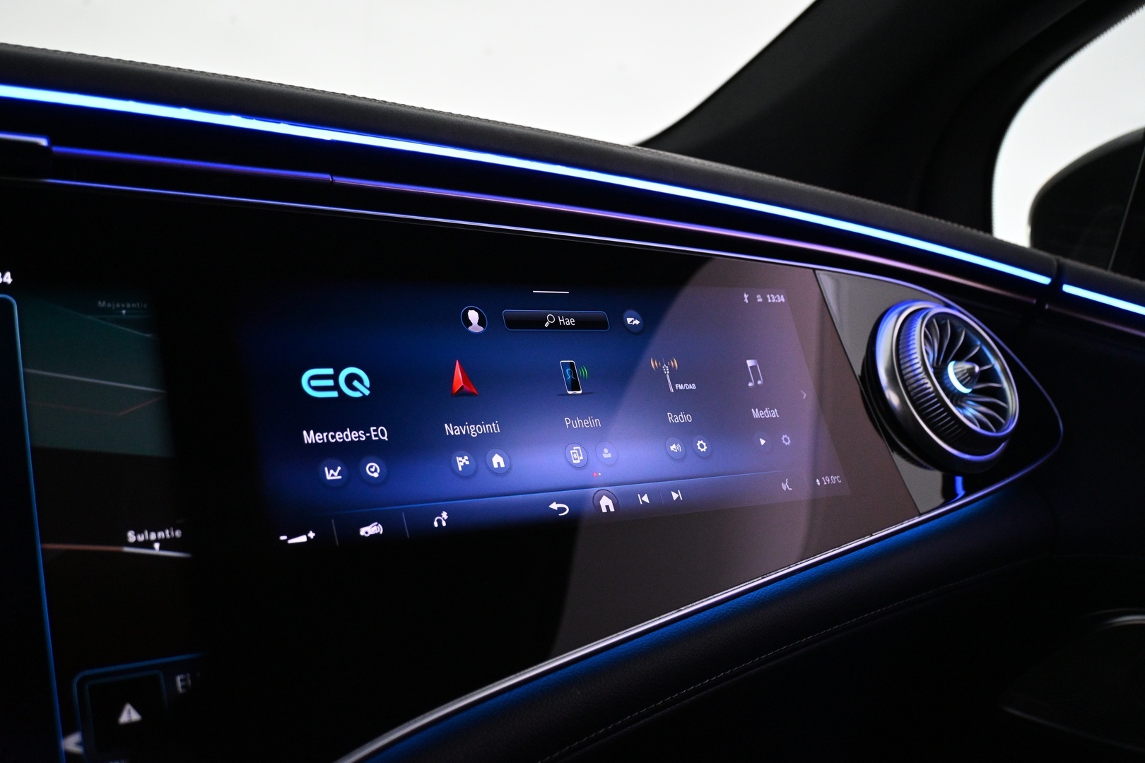 MERCEDES-BENZ EQS SUV 2023