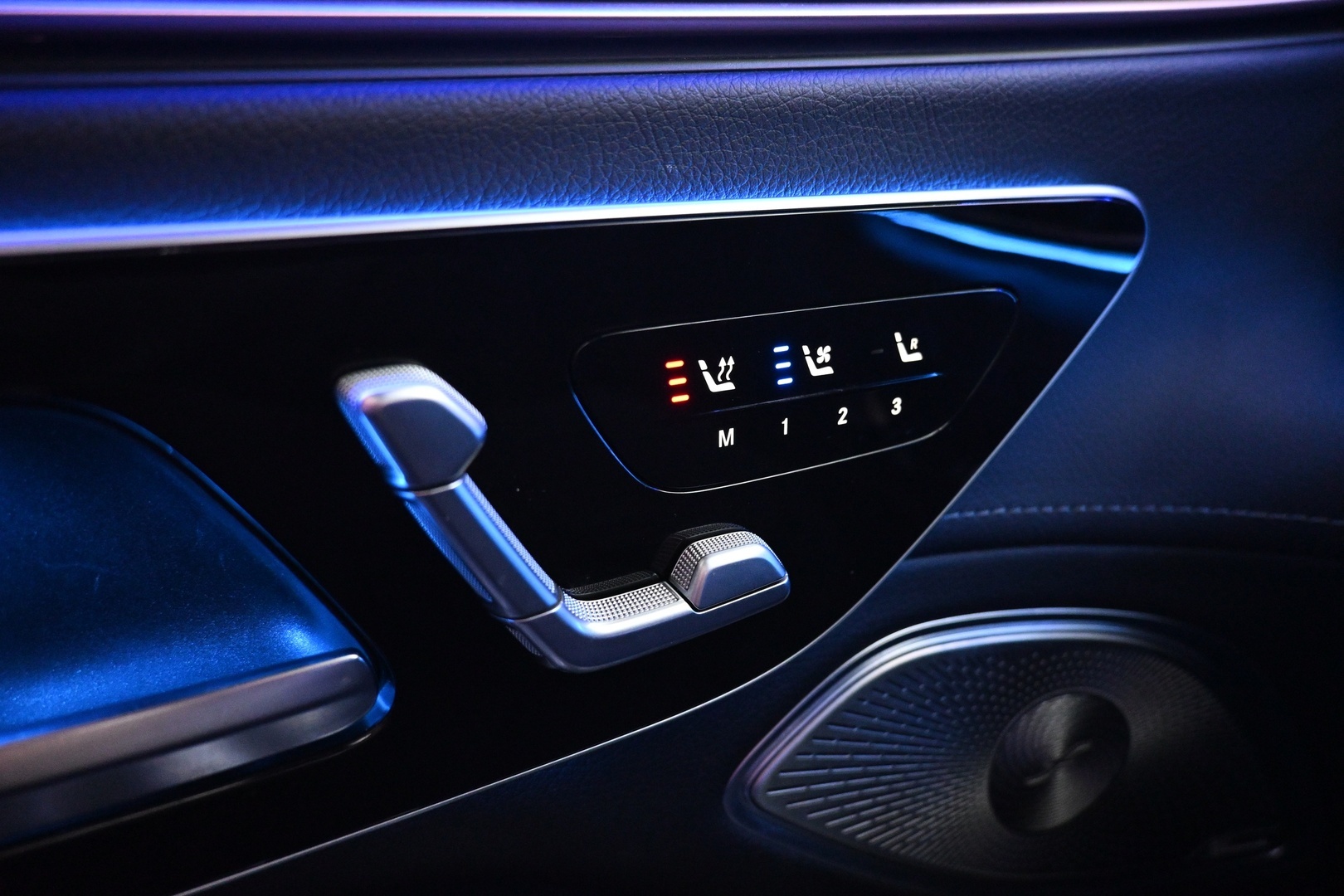 MERCEDES-BENZ EQS SUV 2023