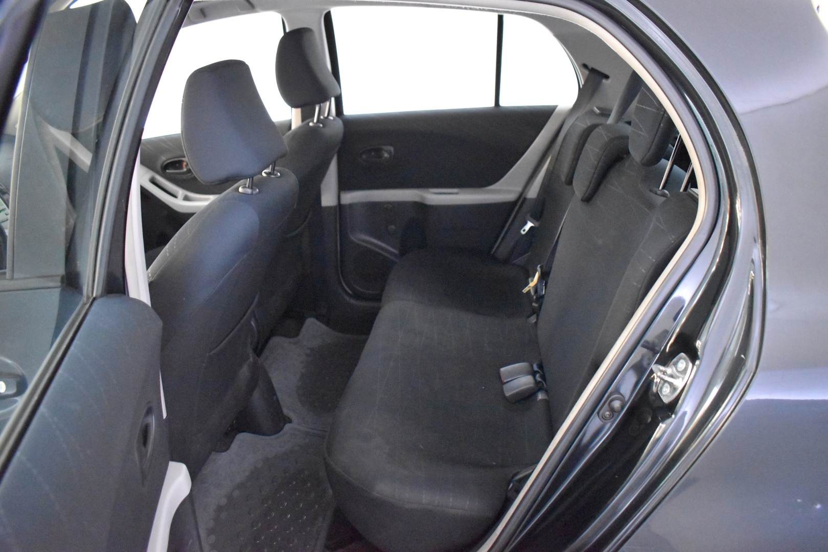 TOYOTA Yaris 2006