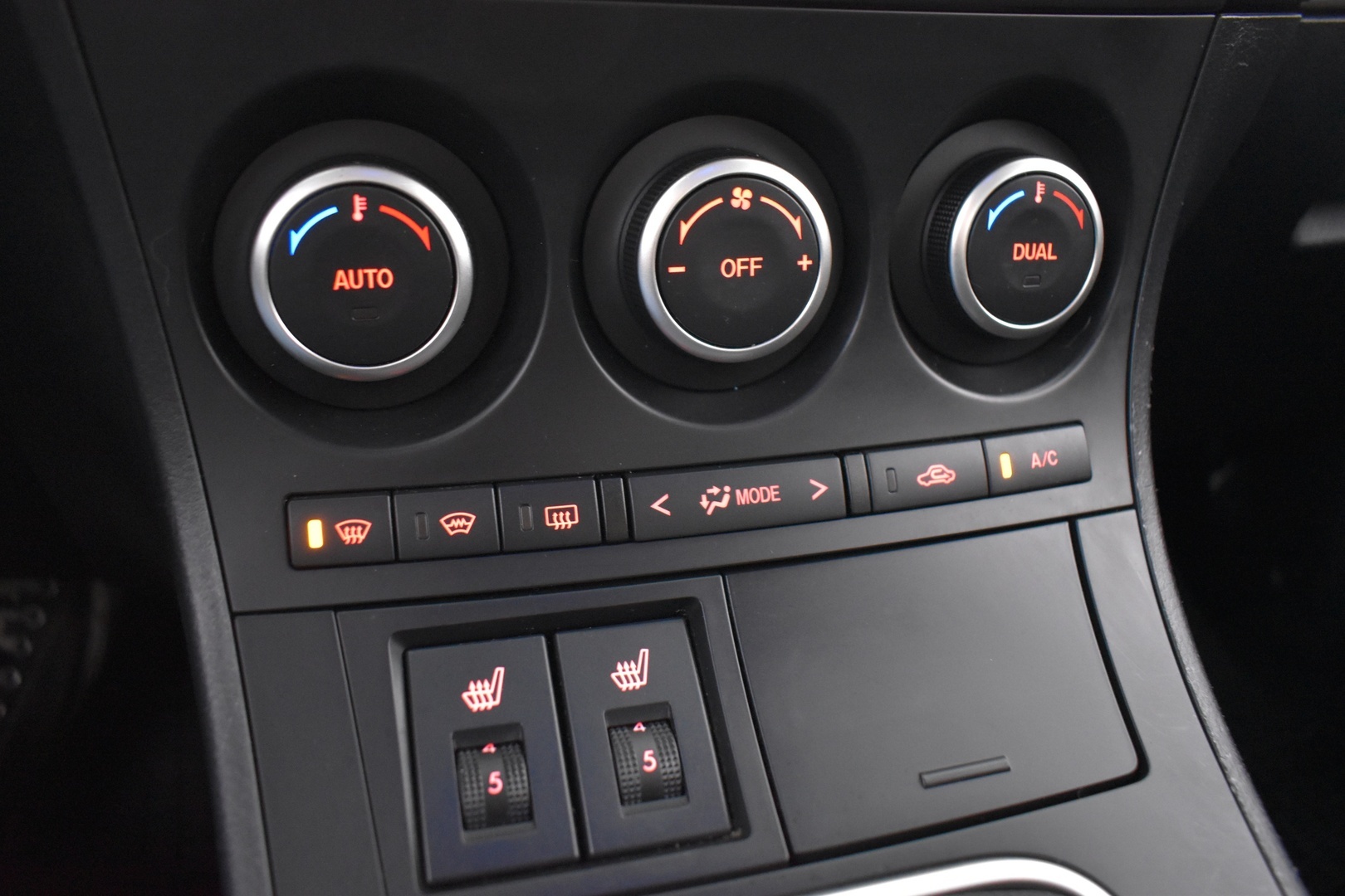 MAZDA 3 2012