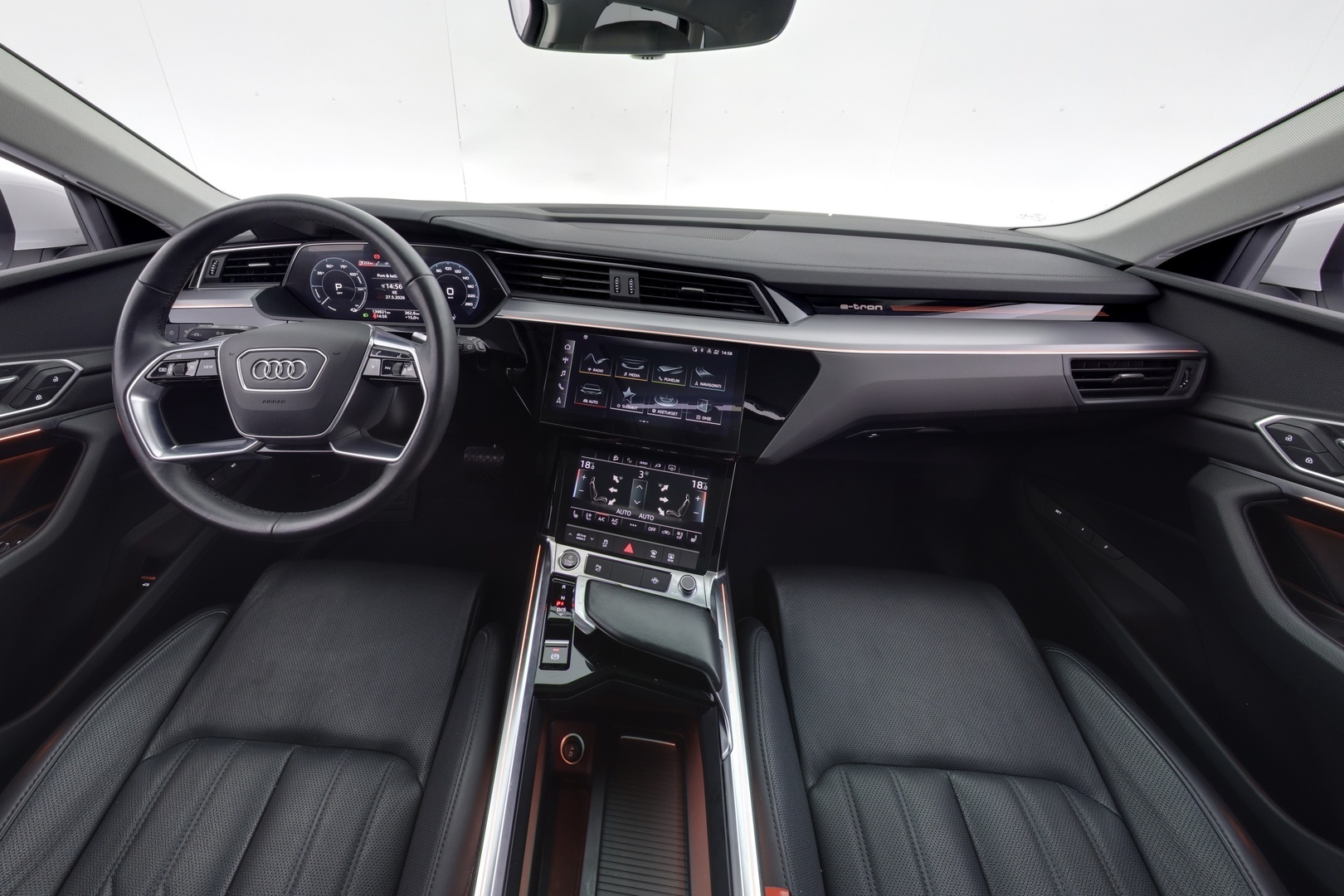AUDI e-tron 2023