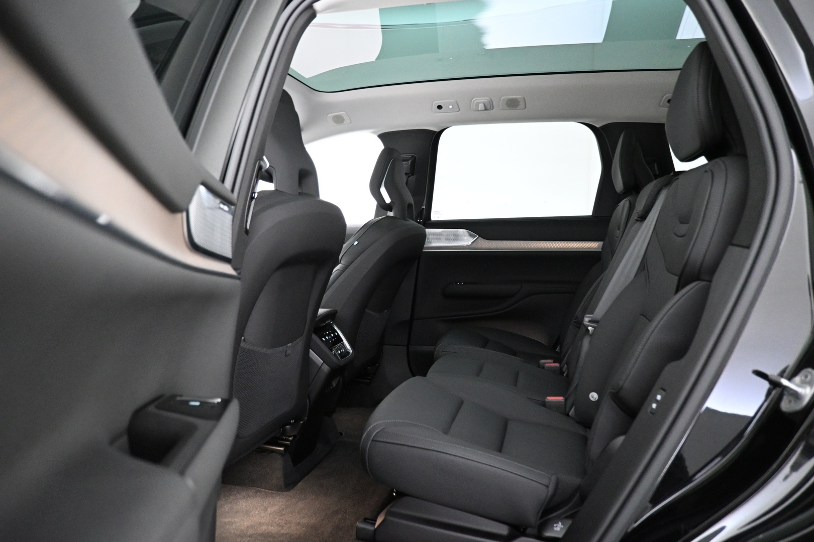 VOLVO EX90 2025